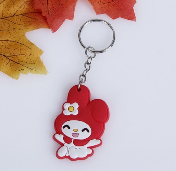 tặng ngẫu nhiên cho khách 1 móc khóa hoạt hình dễ thương
