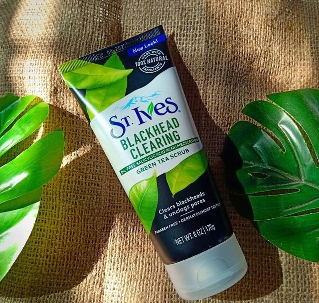 Sữa rửa mặt tẩy tế bào da chết chiết xuất trà xanh ST.IVES 170g - 077043358023