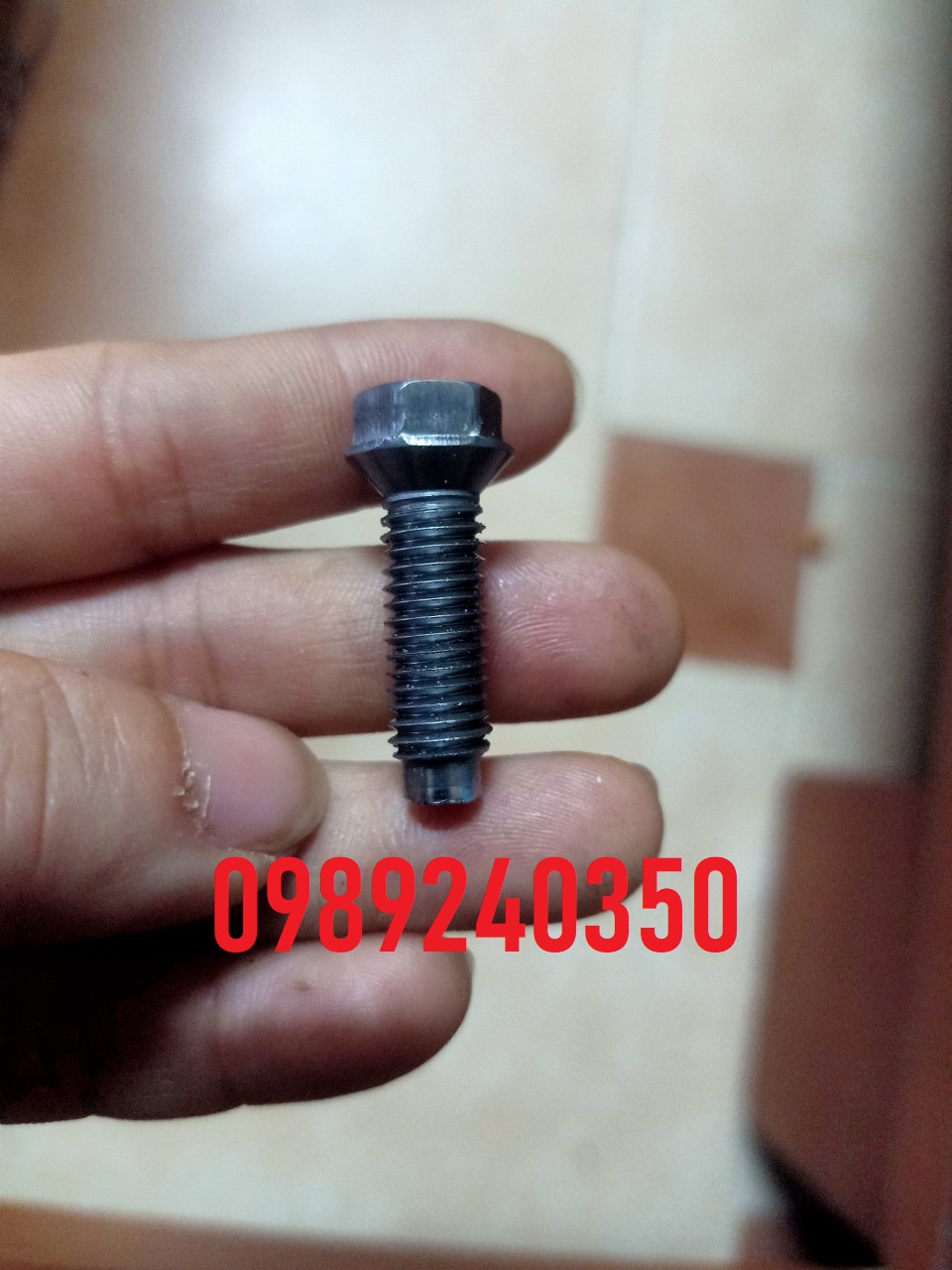 Bu lông ốc bắt giữ càng máy giặt Electrolux cửa ngang