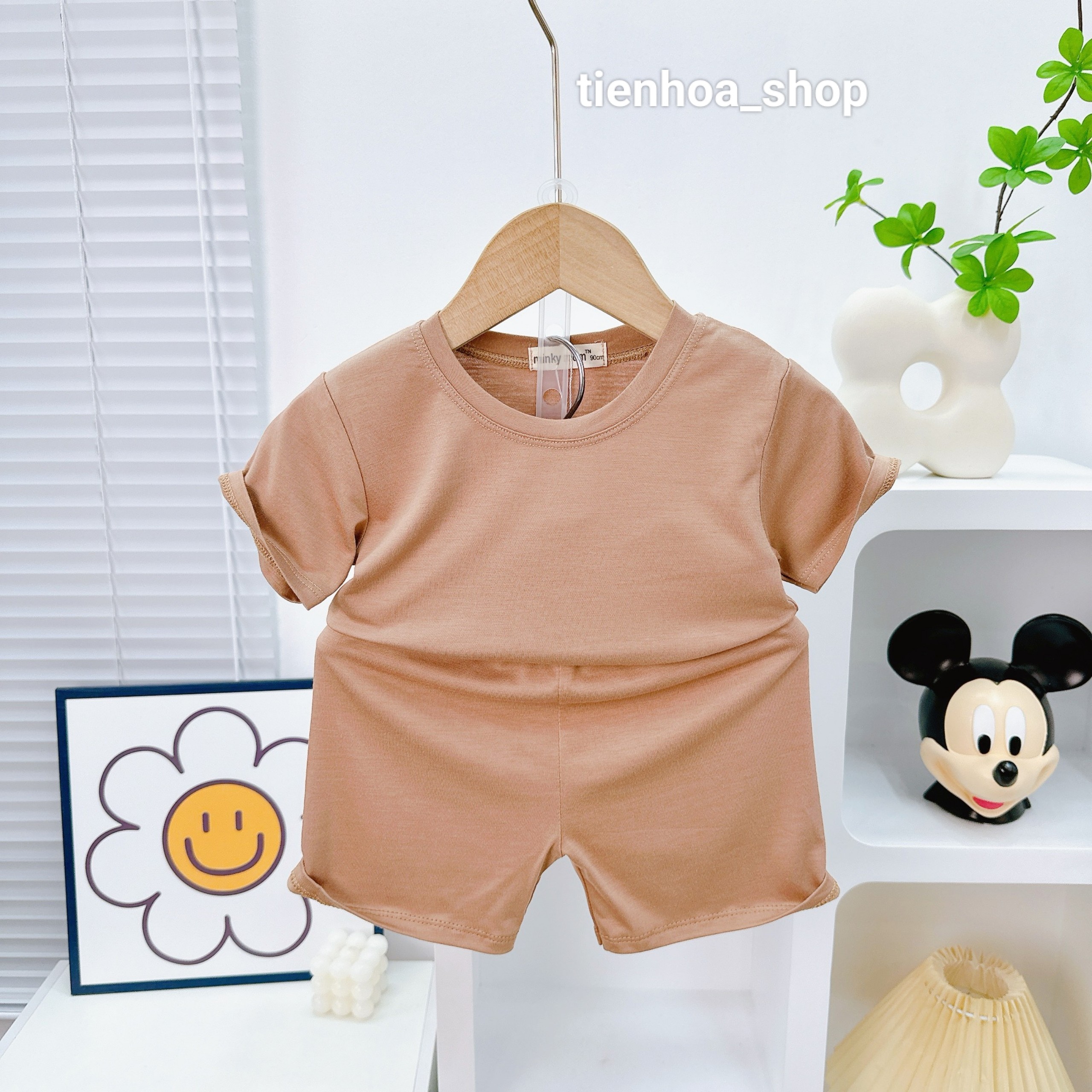 [HCM]Bộ Ngắn Tay Quần Đùi Màu Trơn Minky Mom Thun Lạnh Cho Bé Trai Bé Gái (Bé từ 9-19Kg)