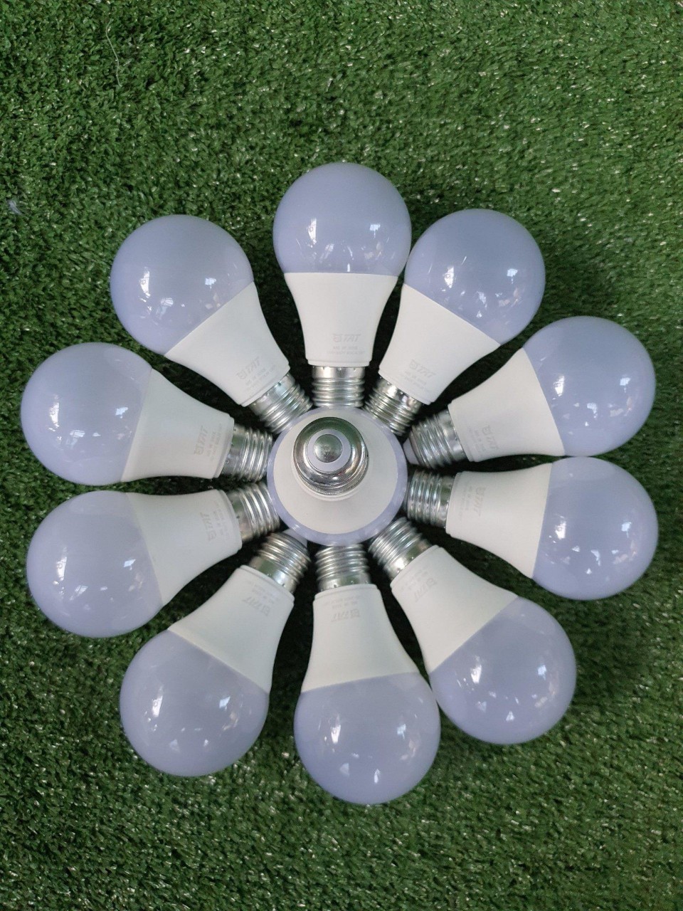 Đèn LED bulb 3w đến 7w dùng trang trí ngoài trời