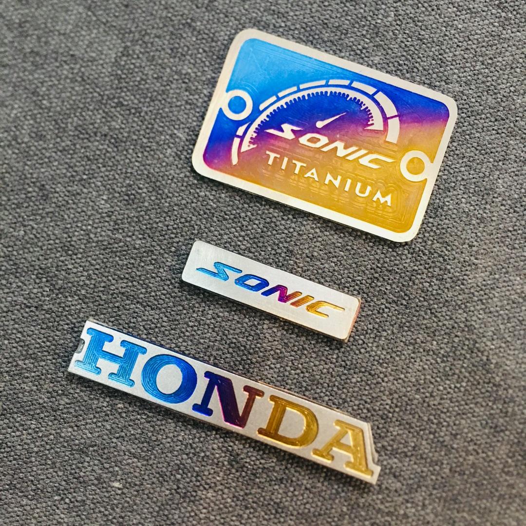 Tem titan dán bình dầu và chữ honda titan trang trí xe sonic