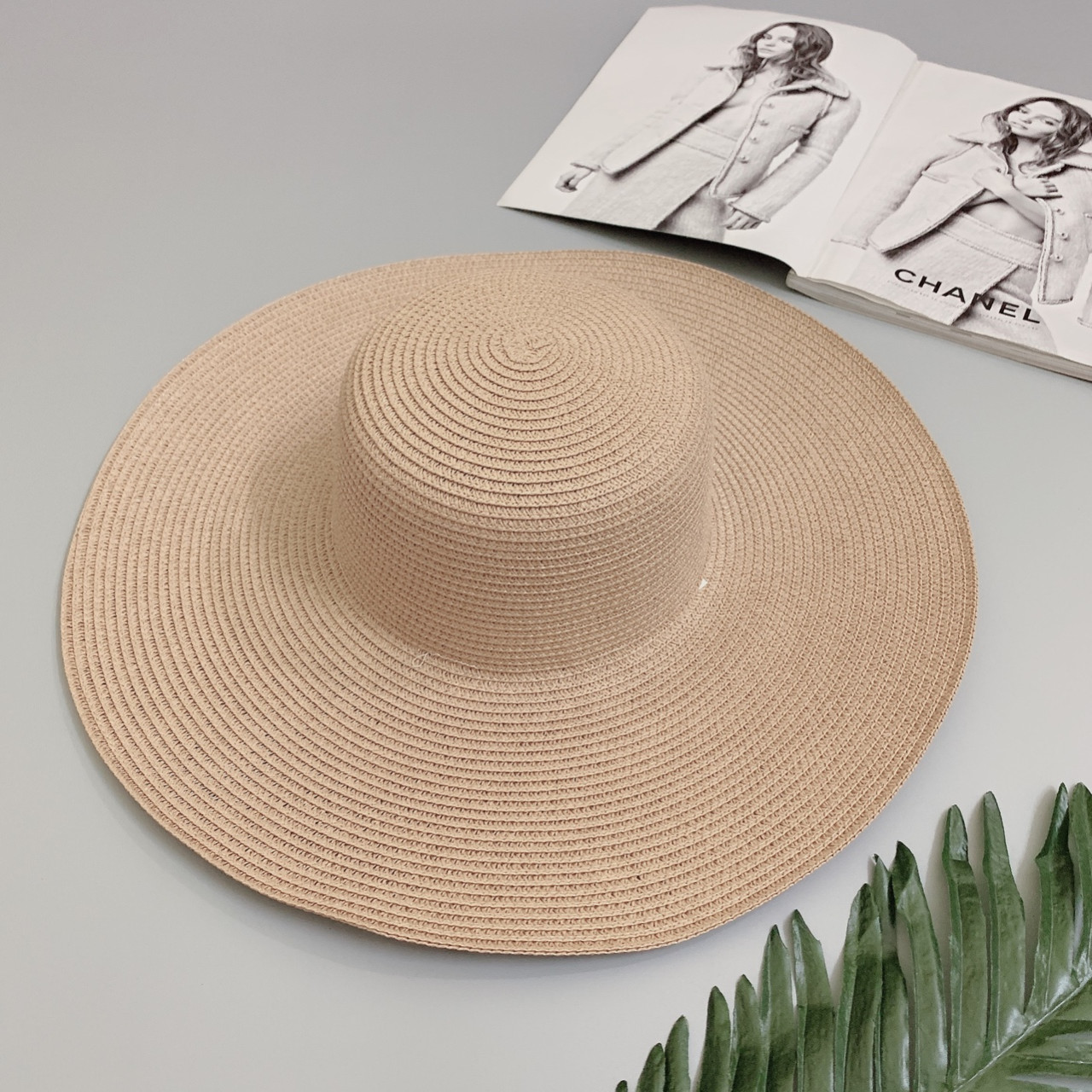 Mũ cói rộng vành đủ mầu cho nữ đi biển, mũ đi biển