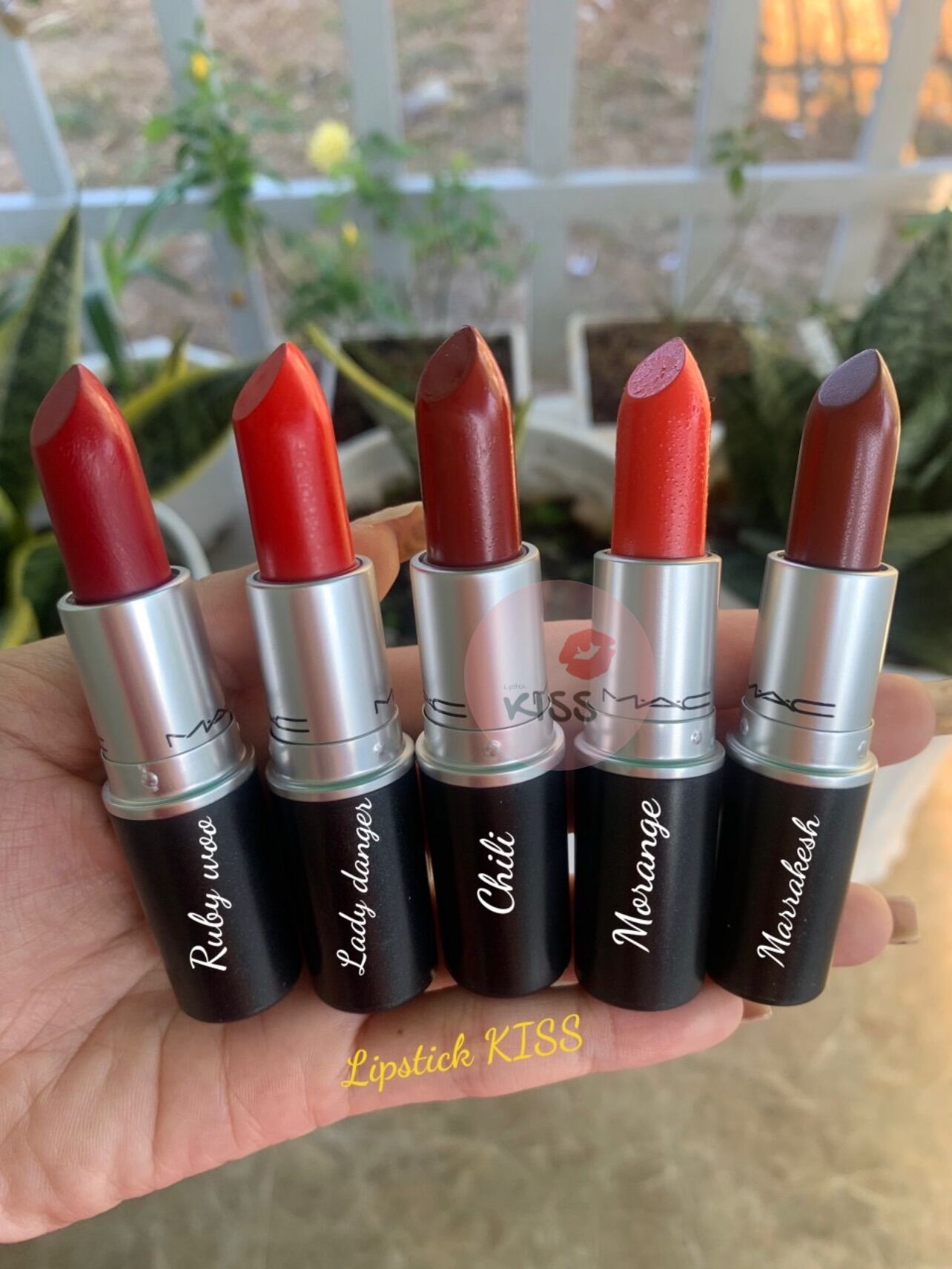 - Son thỏi M*ac Matte - Kiss cosmetics