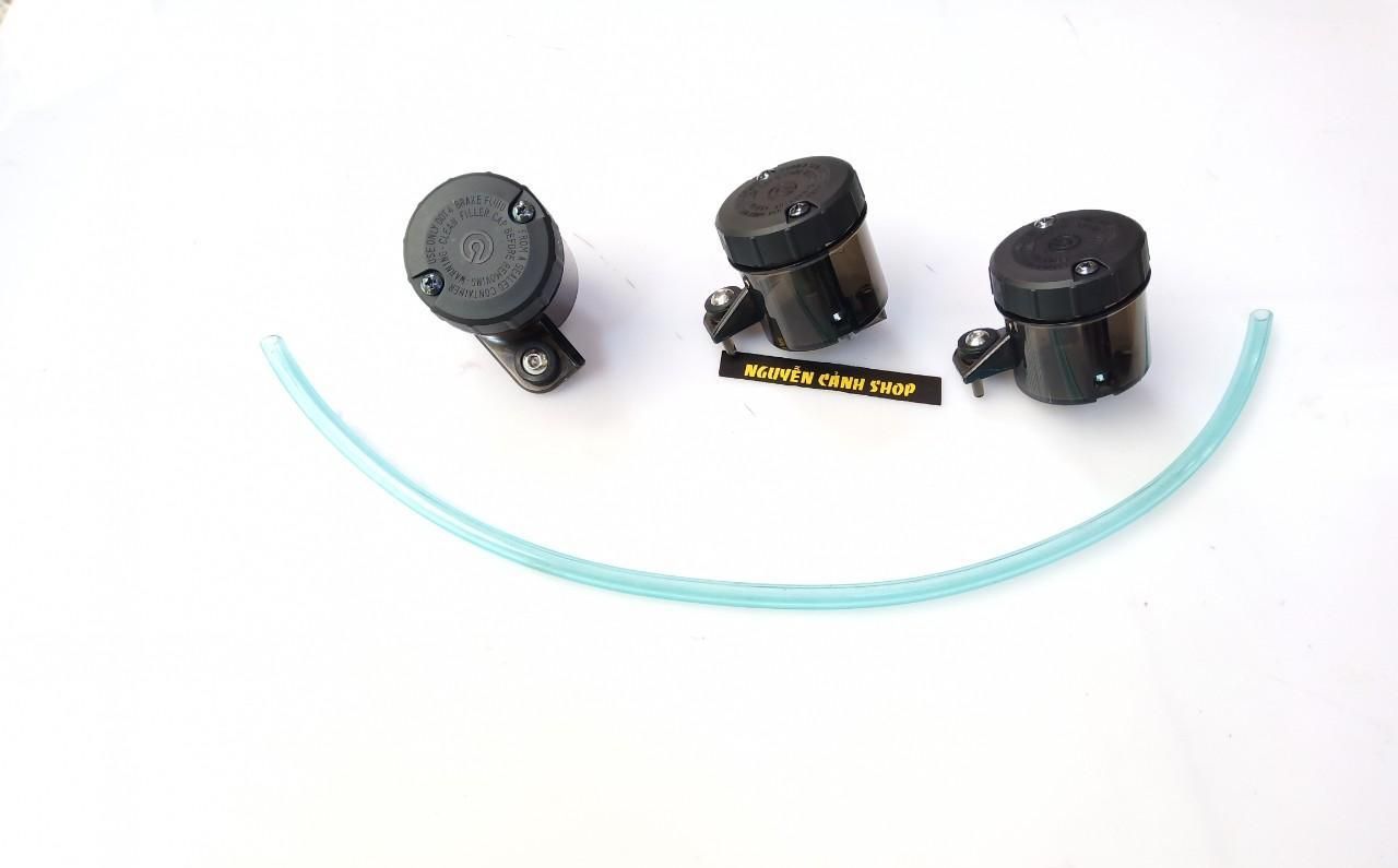 Bình dầu brembo lớn màu khói, tặng ống dầu
