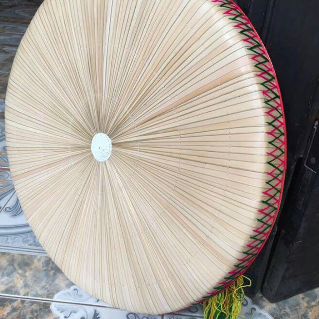 Nón lá quay thao biểu diễn văn nghệ