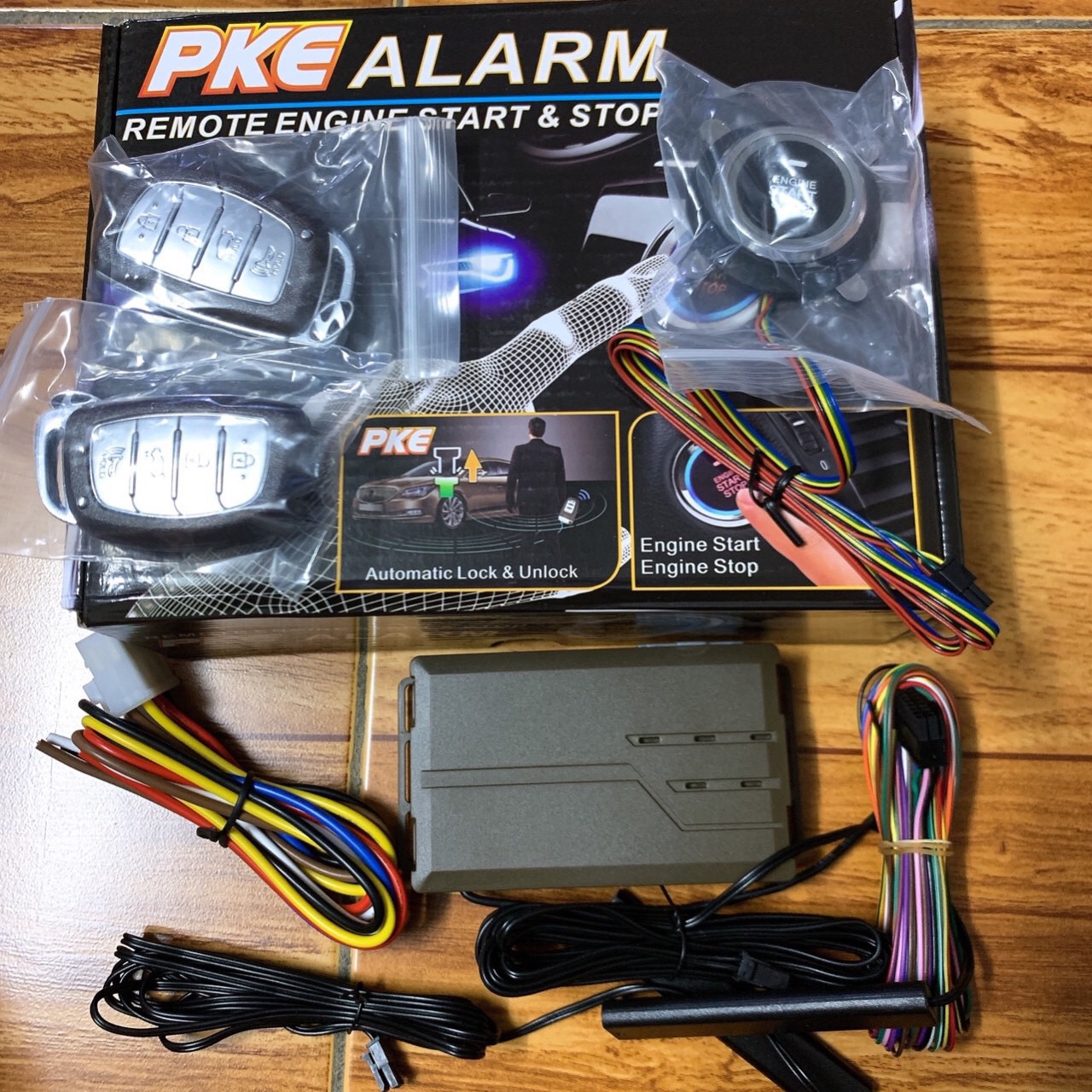 Bộ star stop PKE chính hãng có đề nổ từ xa, đi khỏi xe 3m tự đóng cửa, đến gần xe tự mở cửa và có mã code ấn khi quên chìa khoá mới về.