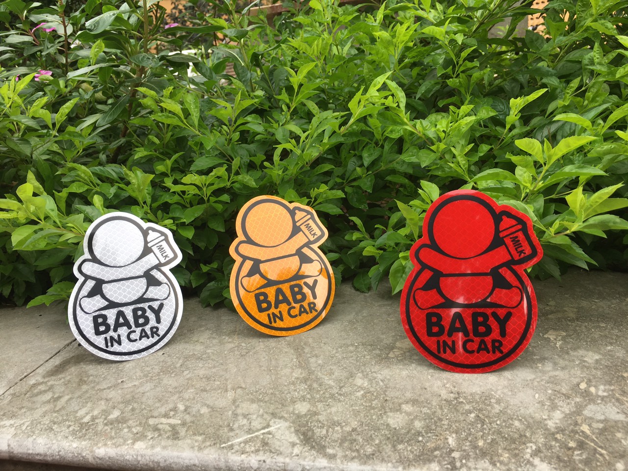 DECAL PHẢN QUANG BABY IN CAR DÁN SAU XE OTO CẢNH BÁO TRONG XE CÓ TRẺ NHỎ