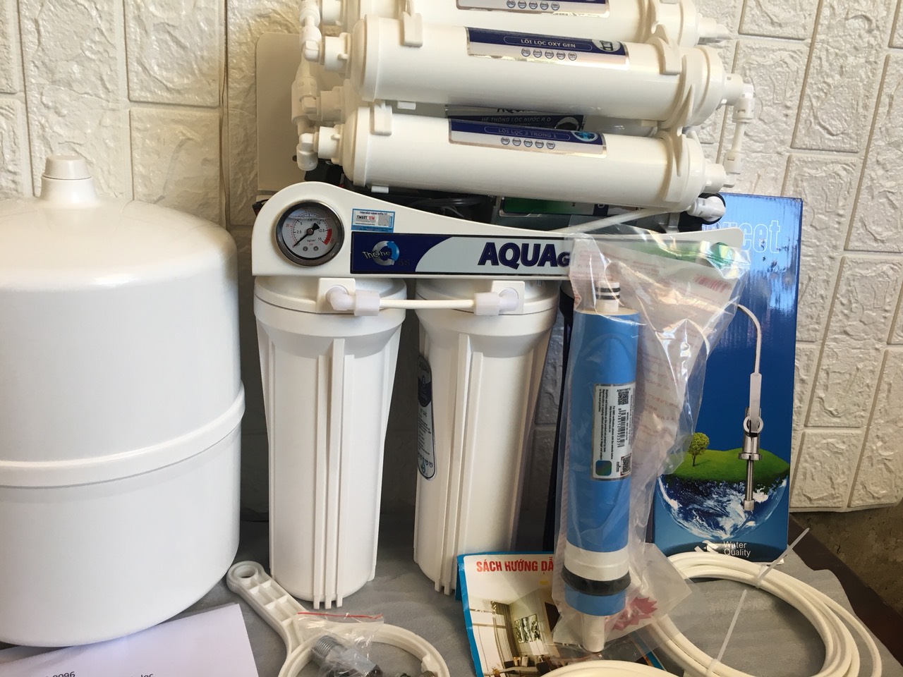 Máy lọc nước ro Aqua gi 9 cấp không tủ, để gầm, treo tường, lắp gầm máy lọc nước ro AQUA 9 cấp không tủ, để gầm, treo tường, lắp gầm