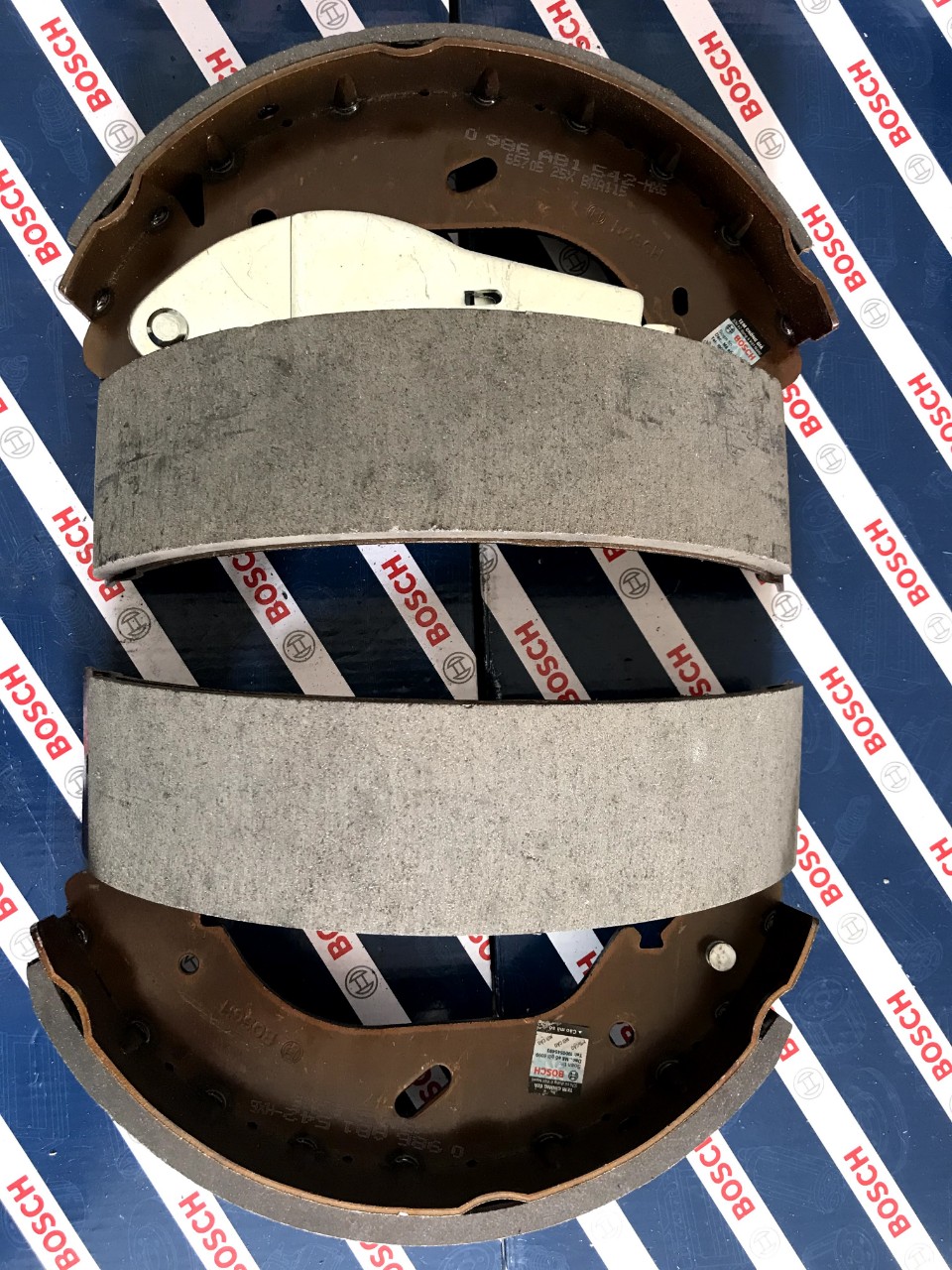 Bố càng bosch bp 1542 - ford transit 2.4 /,transit ft 350 l 2.4 /,transit ft 080 2.5 d /transit ft 350 l 2.3i /transit ft 120 2.0 i