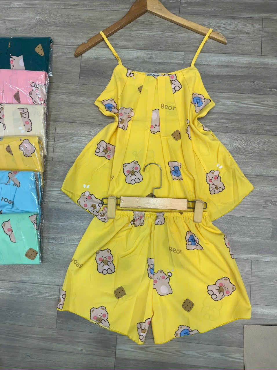Set Đồ Bộ Áo 2 Dây Quần Đùi Lụa Hàn Freesize Dưới 57kg