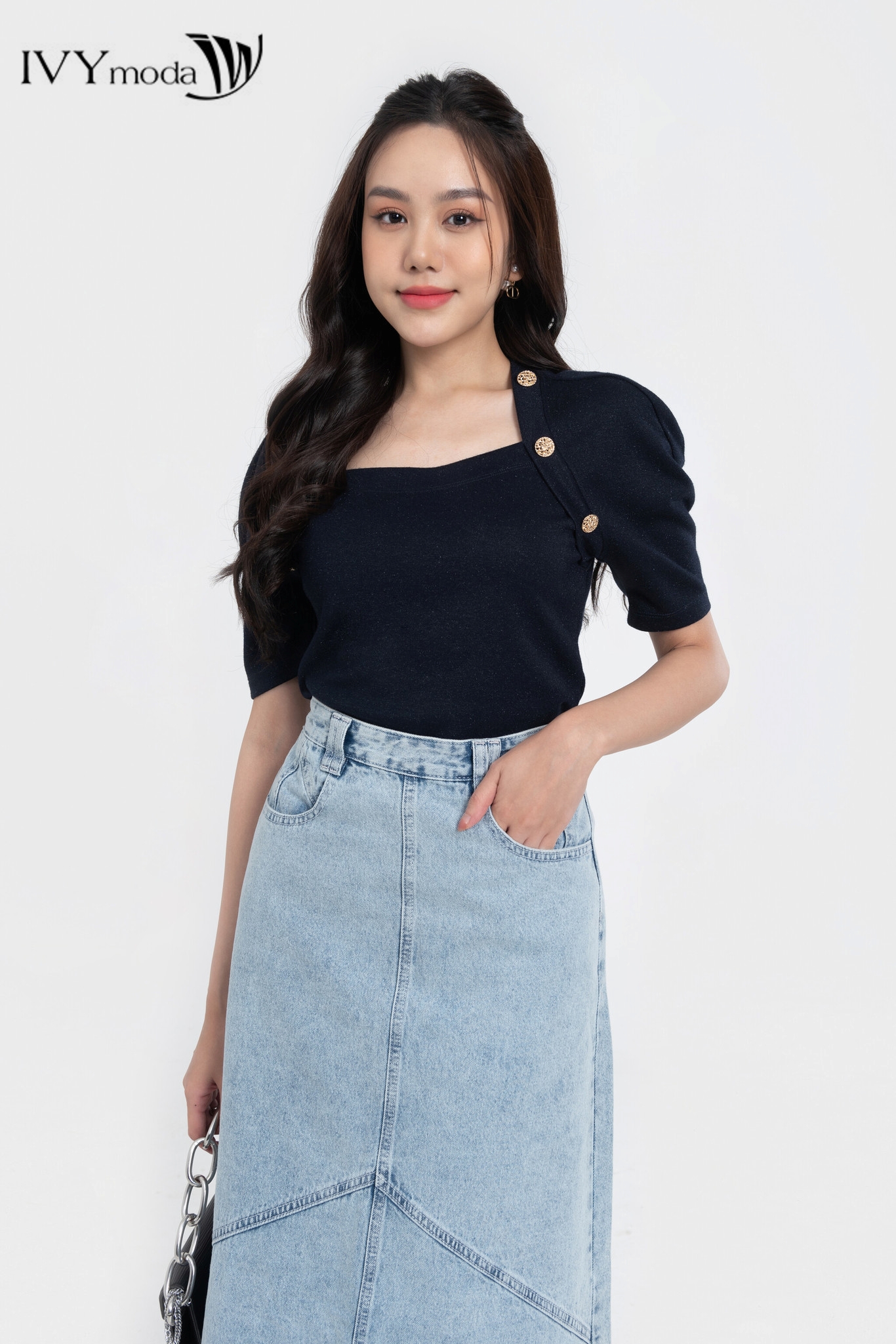 Áo thun tay nhúm đính khuy IVY Moda MS 58M7936