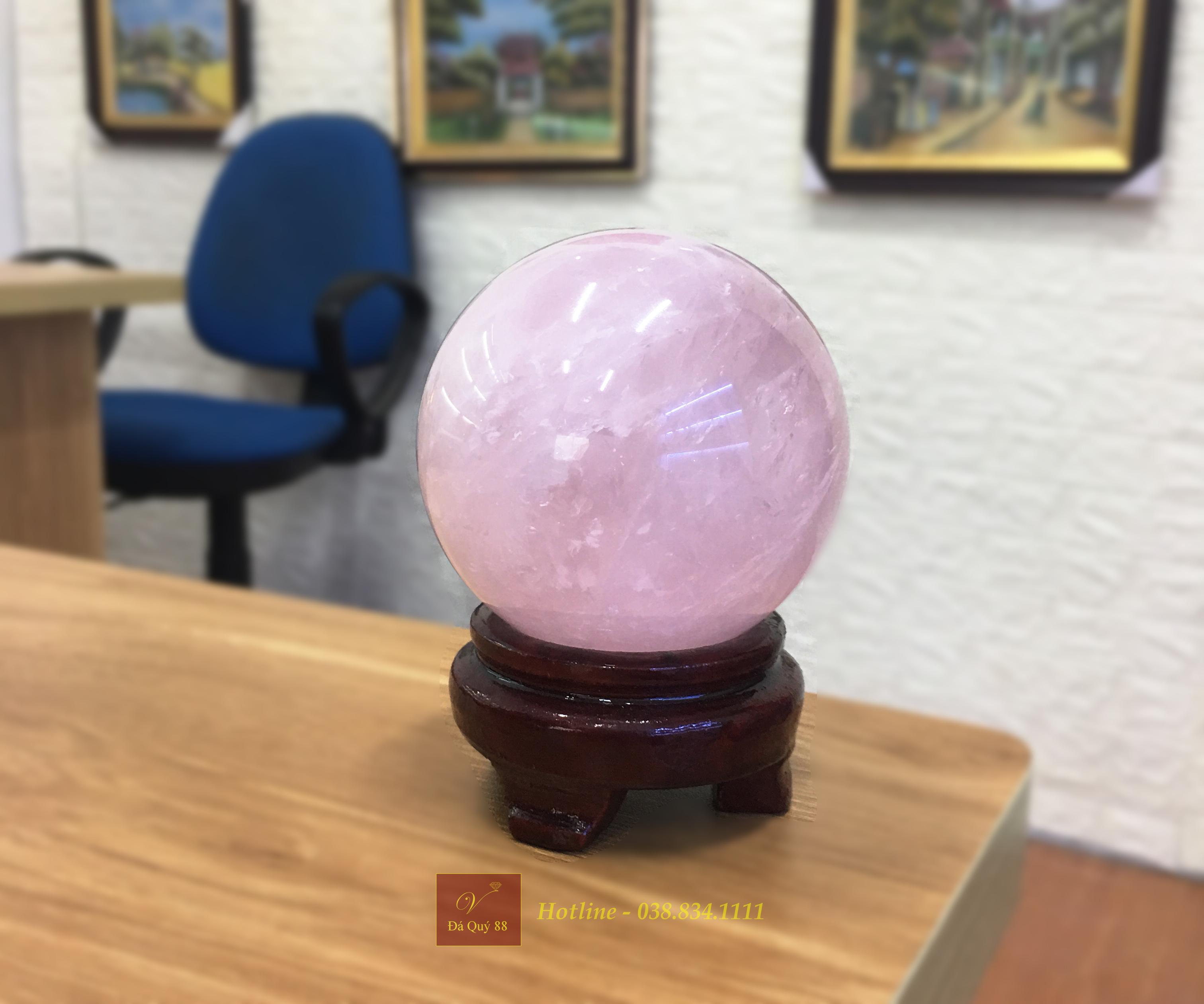 Quả cầu phong thủy đá thạch anh hồng tự nhiên 8cm