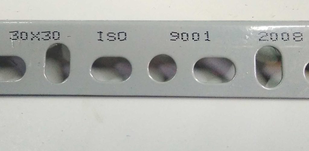 Thanh sắt V  lỗ đa năng V33 nhiều kích thước từ 20cm đến 100cm