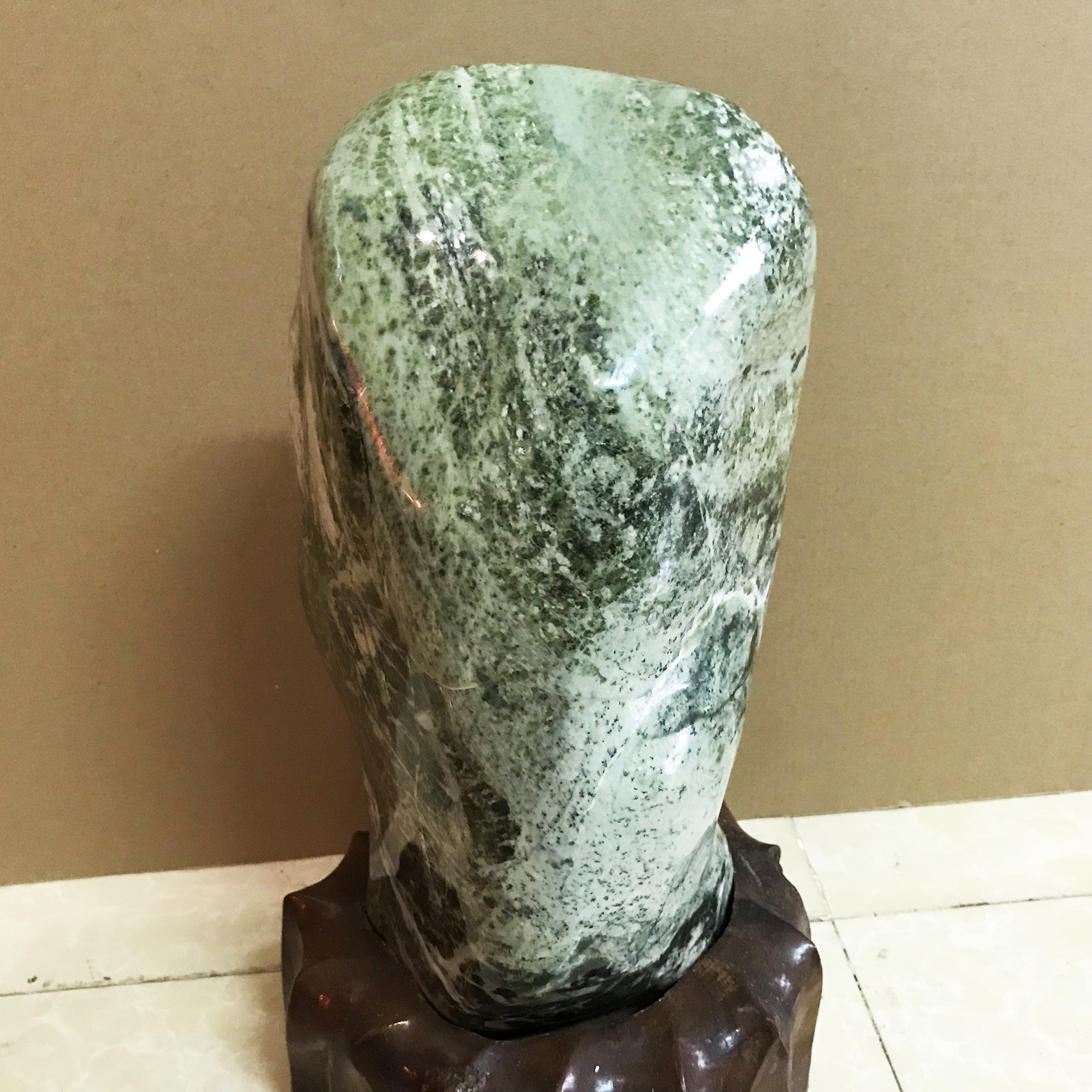 [HCM]Trụ đá cây đá tự nhiên cao 40 cm nặng 12 kg xanh đậm ngọc Serpentine cho người mệnh Hỏa và Mộc