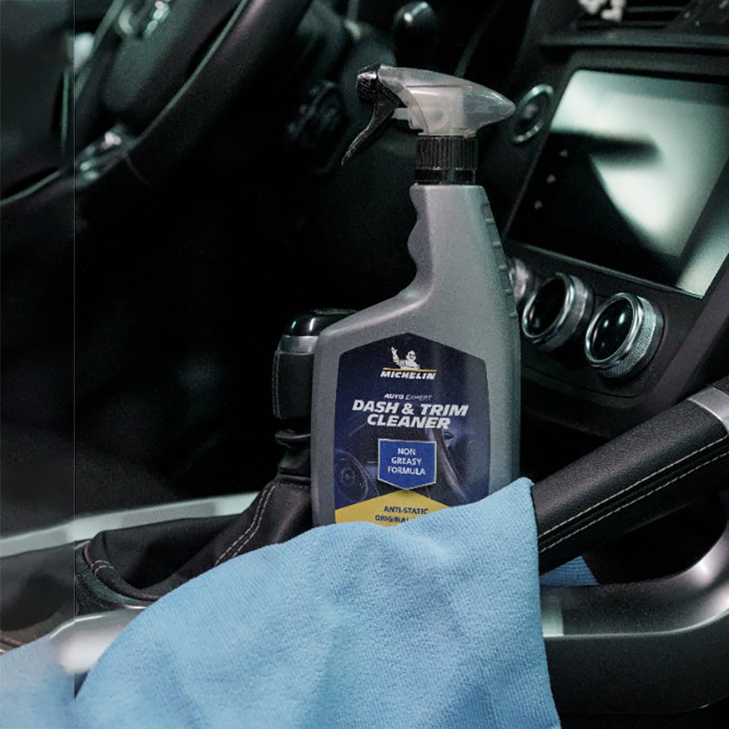 Dung Dịch Vệ Sinh Nội Thất Ô Tô MICHELIN Dash & Trim Cleaner 31463