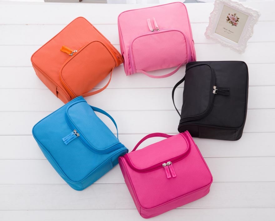 Túi dựng mỹ phẩm xách tay Pouch