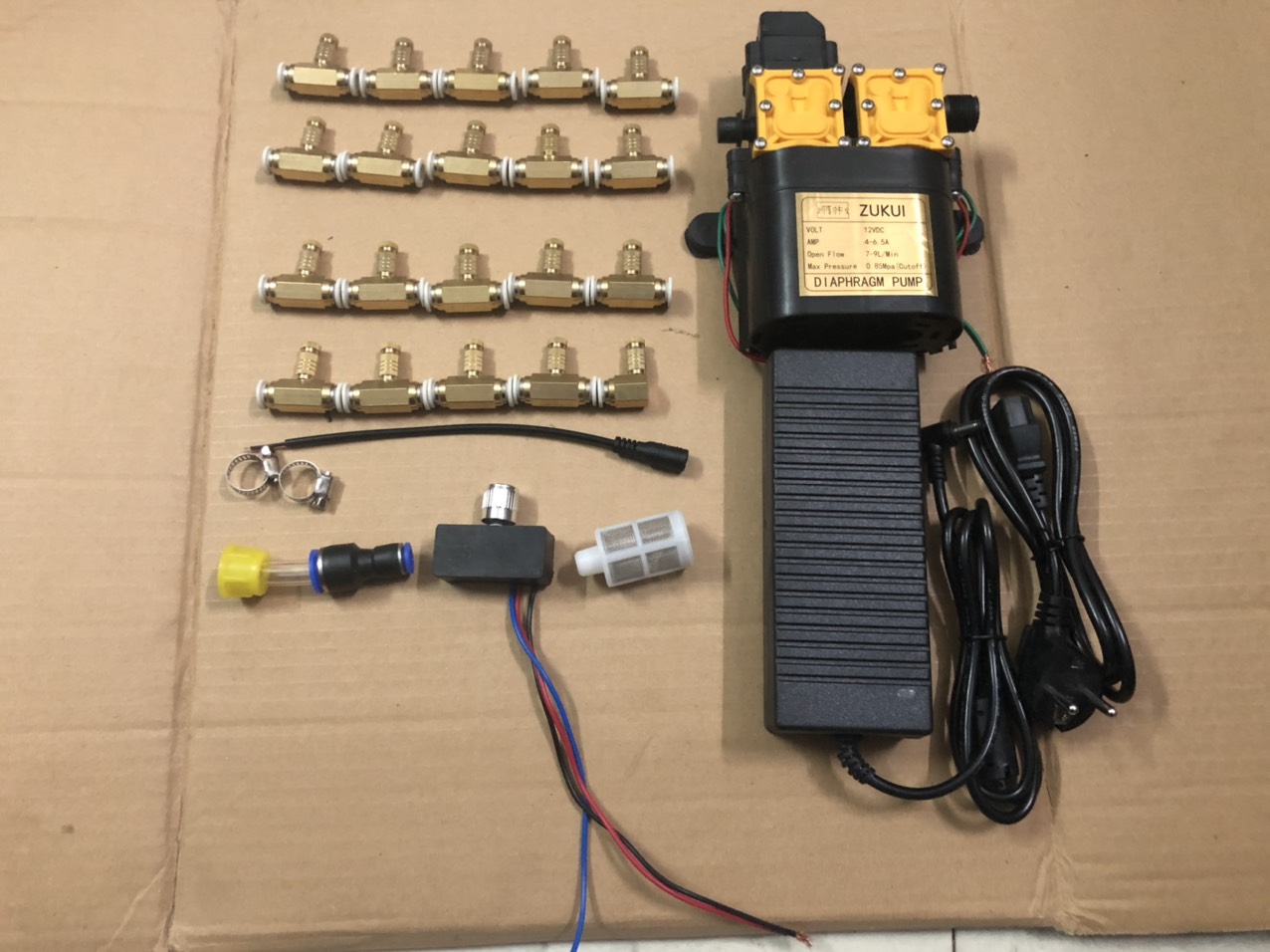Bộ phun sương ZUKUI, OSAKA đôi kèm nguồn adapter 12v-10a. Điều tốc 12v.20 béc đồng. 30m dây 8li