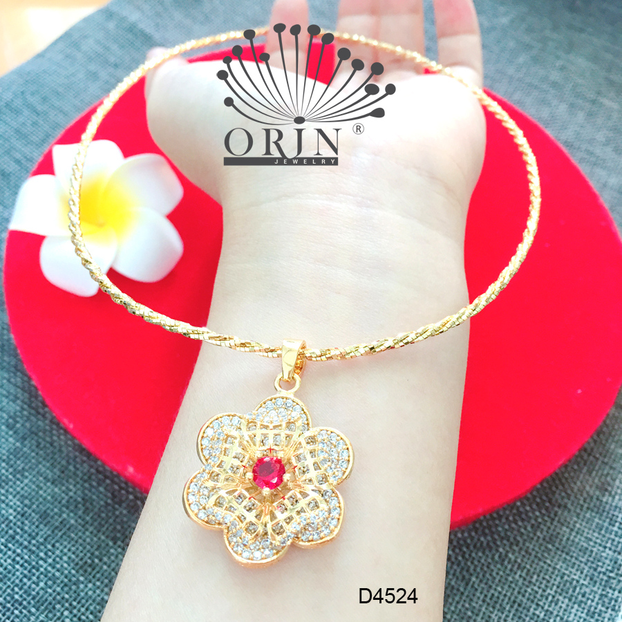 Kiềng dẻo, kiềng cổ nữ dạng bính mặt hoa 6 cánh đá đỏ đính đá thiết kế thời thượngOrin D4524