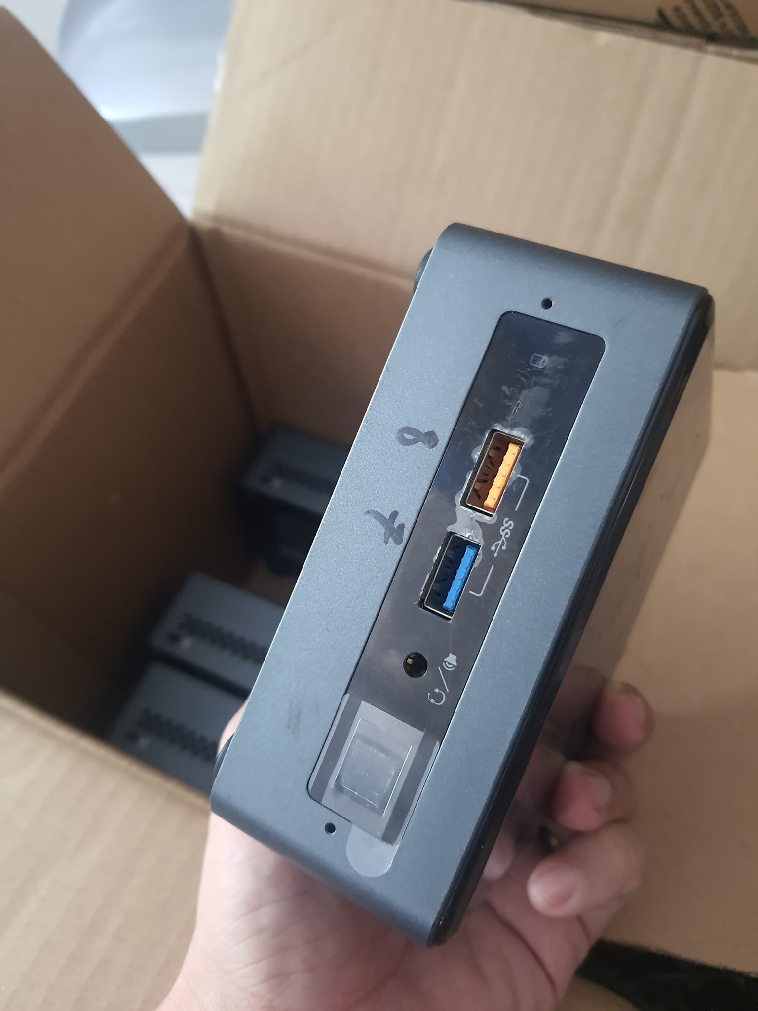 Pc mini intel nuc 7c j5005 ram 8g ddr4 , ssd 120g