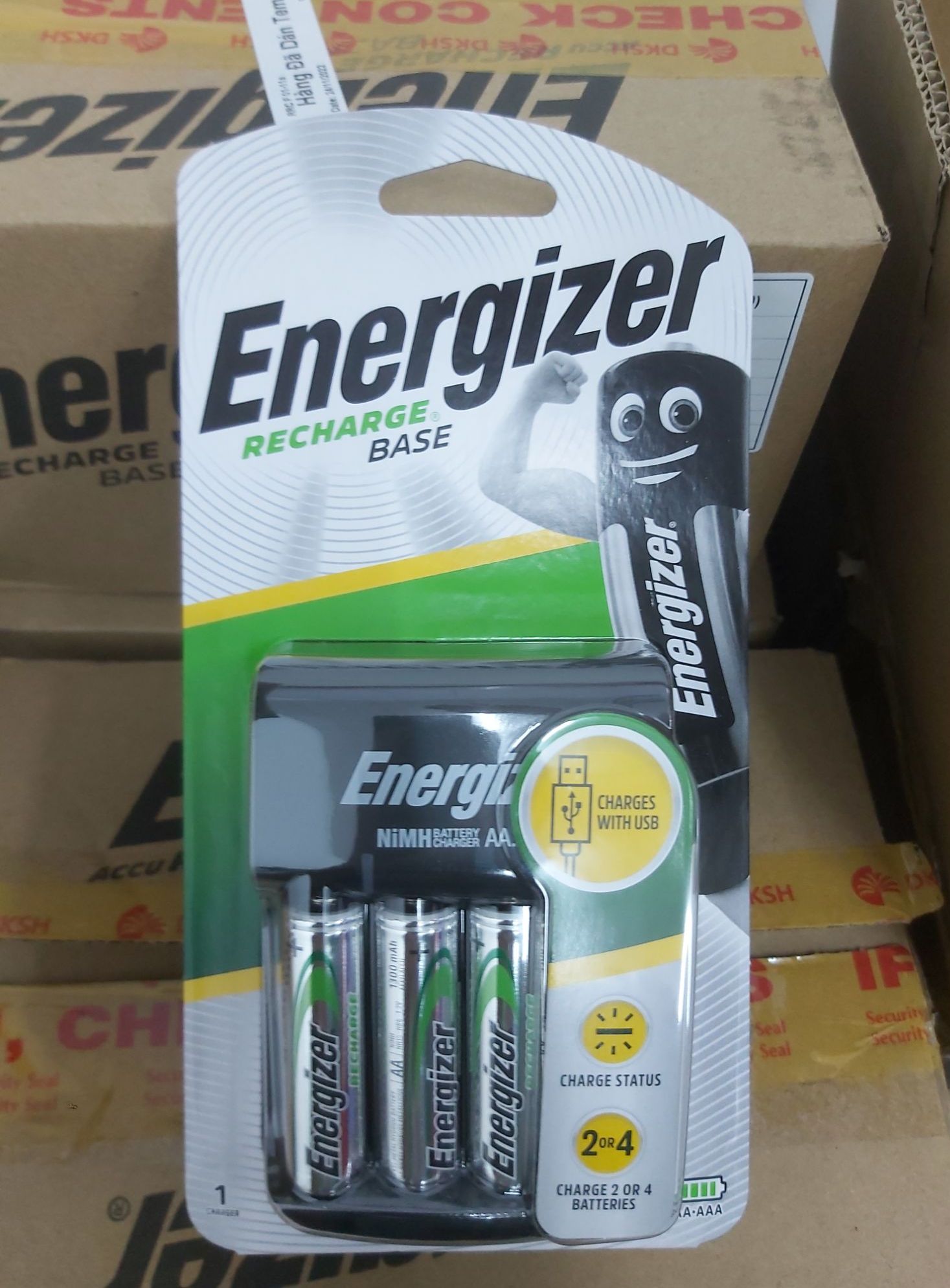 Máy sạc pin Energizer Recharge kèm 4 PIN sạc Energizer 1300mah