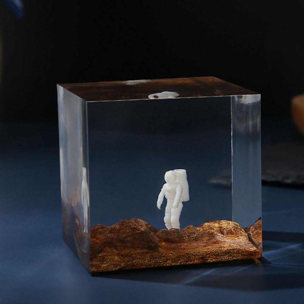 Mô hình phi hành gia 3D trang trí làm handmade và làm Epoxy resin