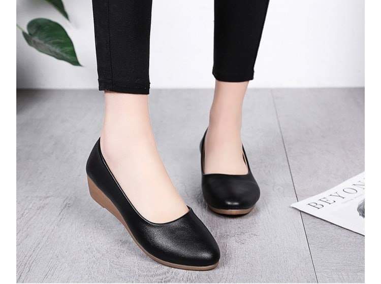 Giày bít mũi da mềm gót cao 3p