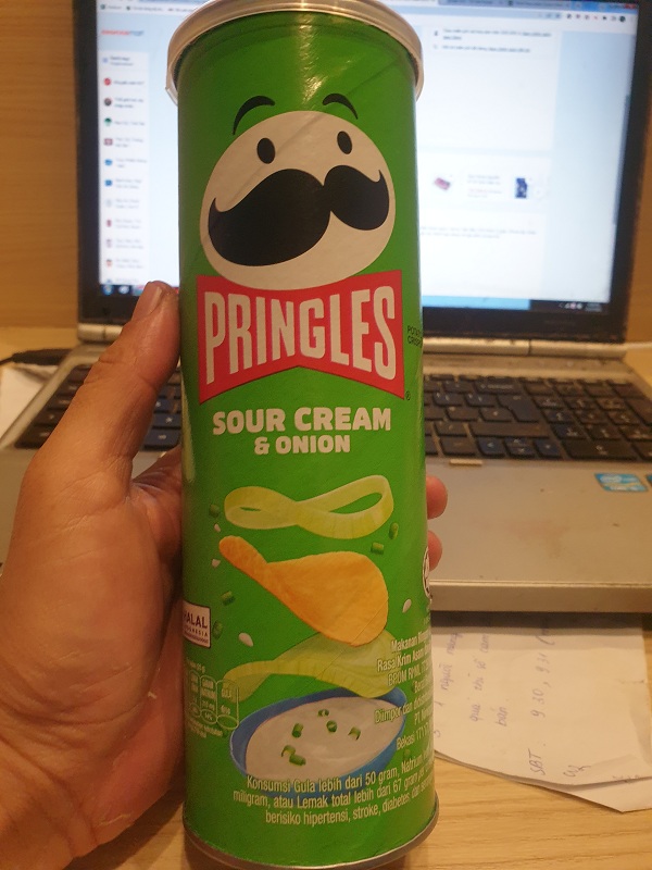 Malaysian imported 102g Potato Chips Sour Cream & Onion Pringles
