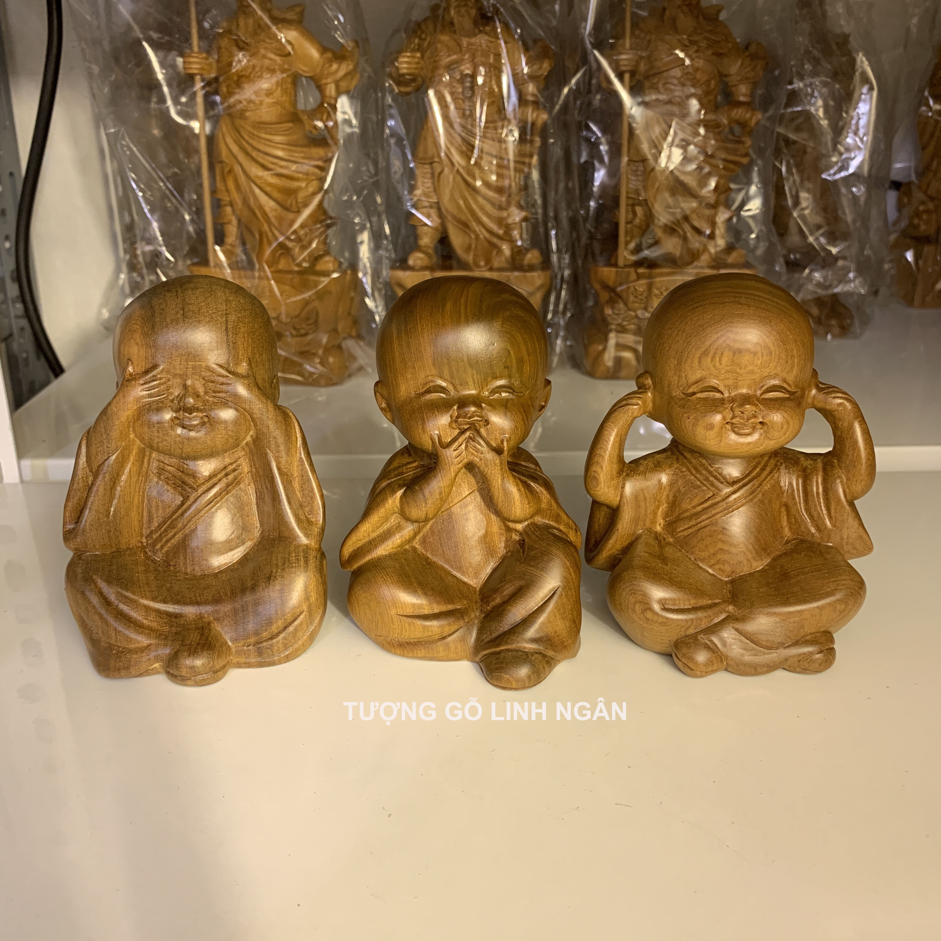 Tượng tam không tam tiểu gỗ bách xanh (cao 9, đế vuông 7 cm)