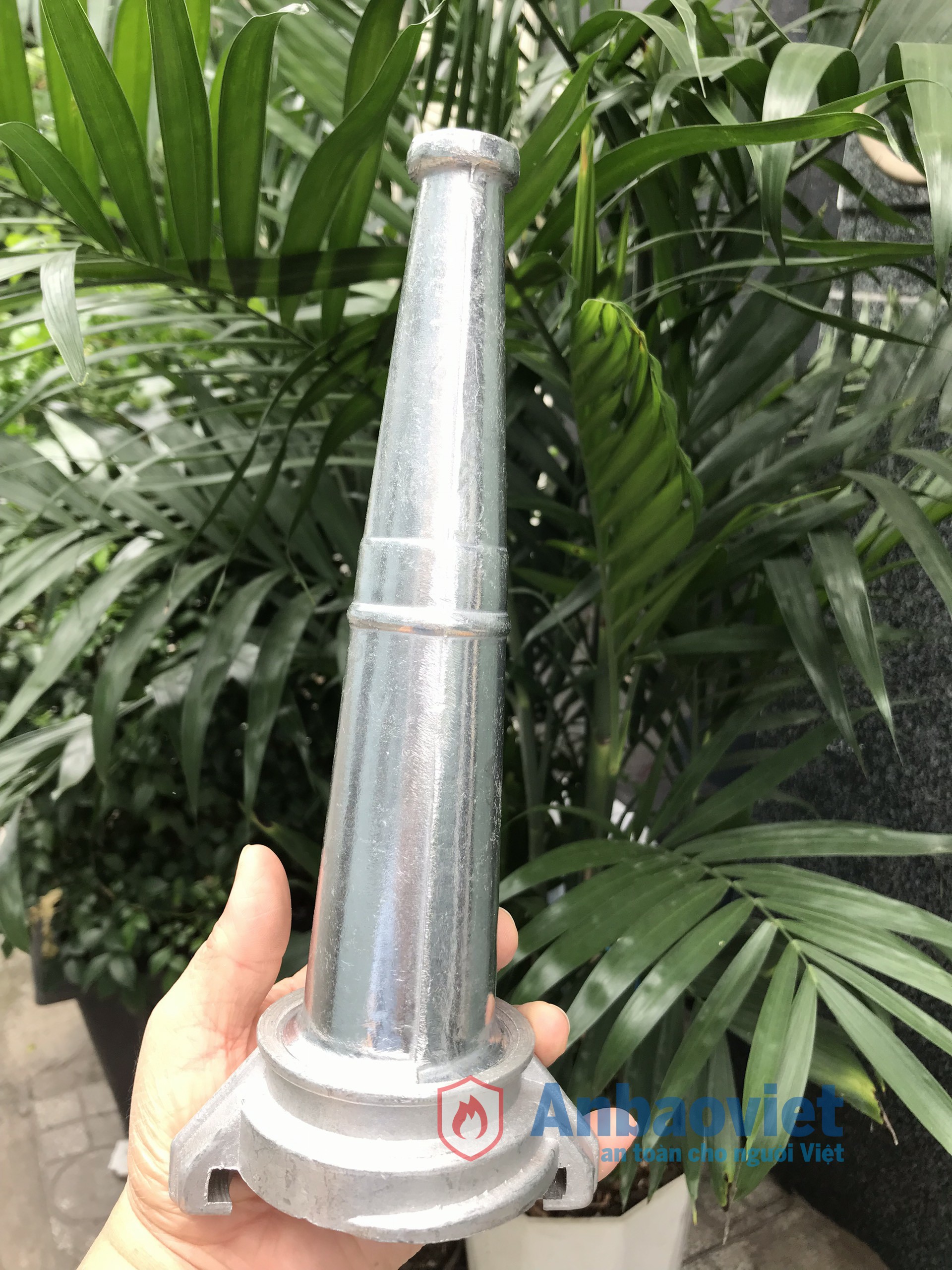 Lăng phun nước cứu hỏa DN 50mm và DN65mm dùng kết hợp với cuộn vòi chữa cháy