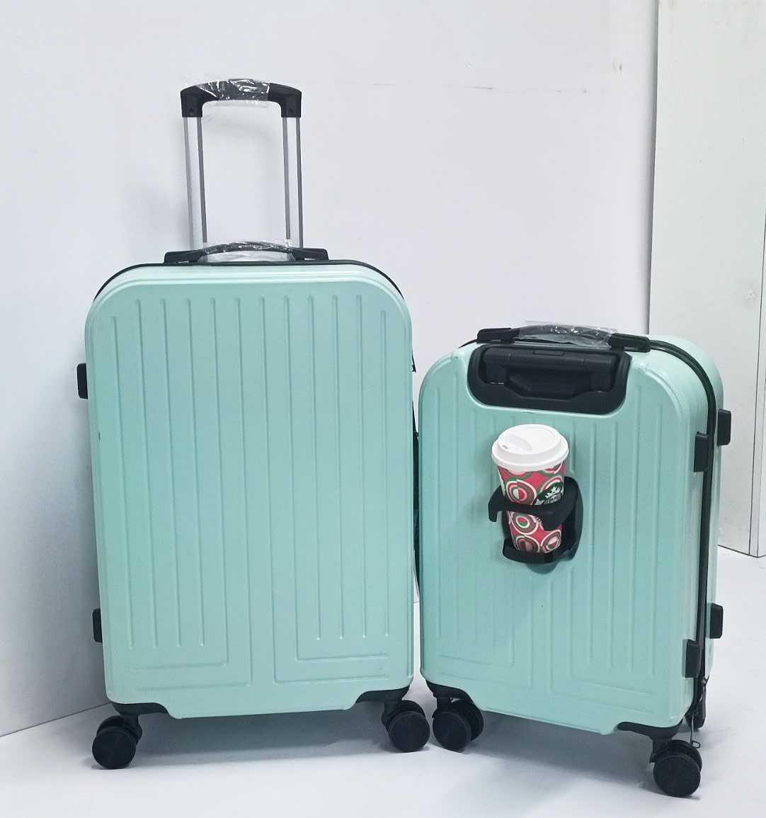 Vali du lịch. Giá đỡ cốc nước. Vali du lịch giảm giá. Vali du lịch chắc chắn. Có thể mang trực tiếp vào vali máy bay