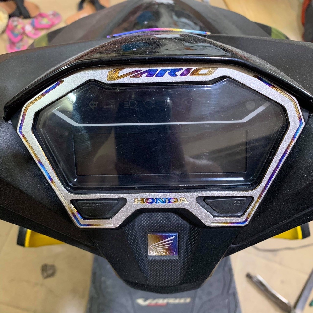 [HCM]dán viền đồng hồ titan vario 150