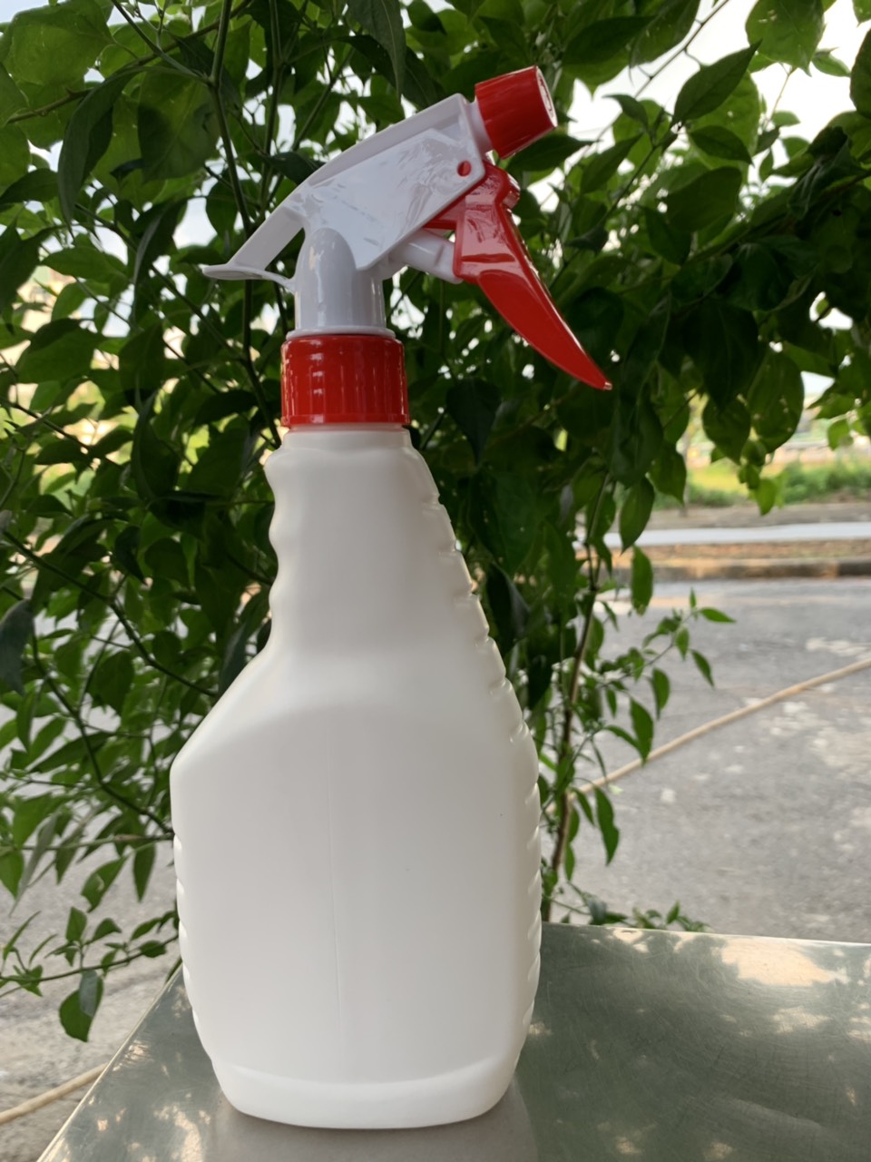 Chai xịt kính 500ml vòi xịt đựng nước xịt kính,nước xịt phòng- Vỏ chai nhựa màu trắng đục-kèm vòi chữ A