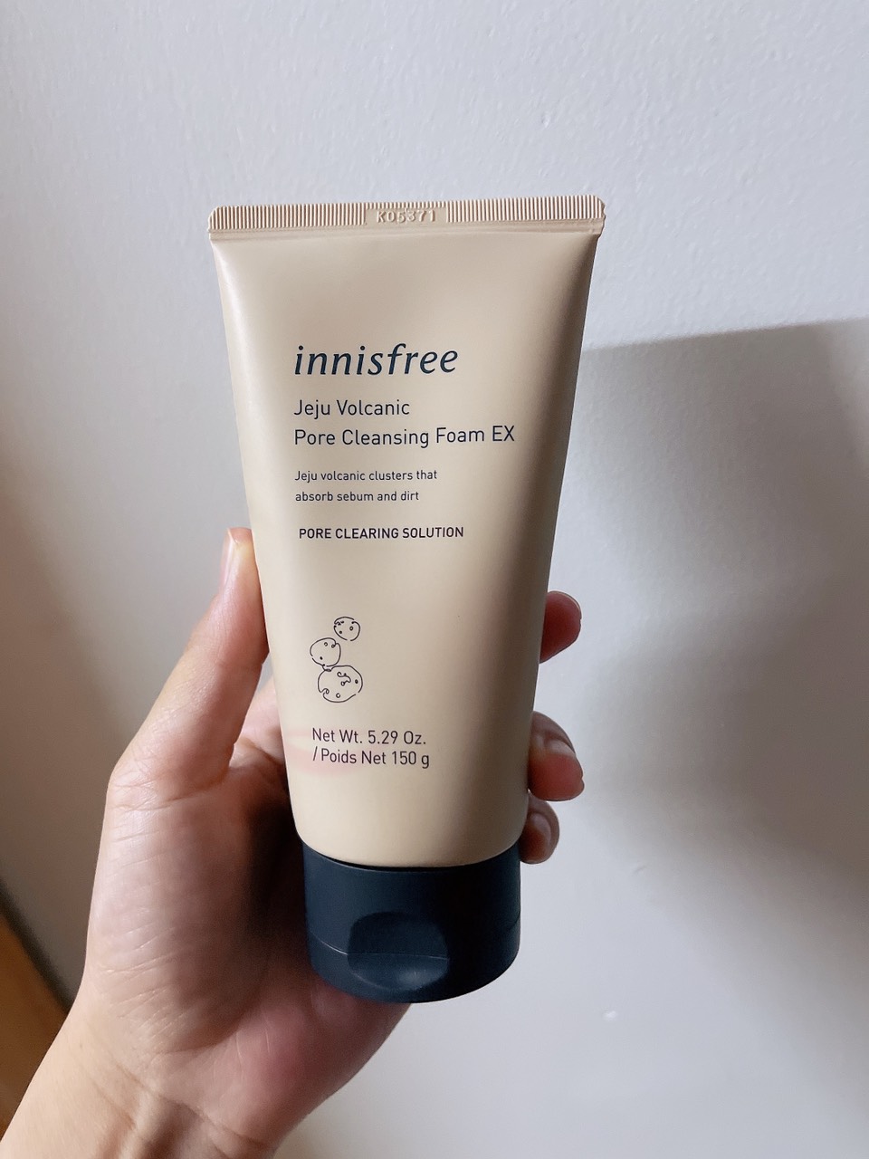 Sữa rửa mặt ngừa mụn cho da dầu tro đá núi lửa Innisfree Jeju Volcanic Pore Cleansing Foam 150ml - Srm innisfree tro núi lửa 150ml chính hãng - Sửa rữa mặt trị mụn Innisfree