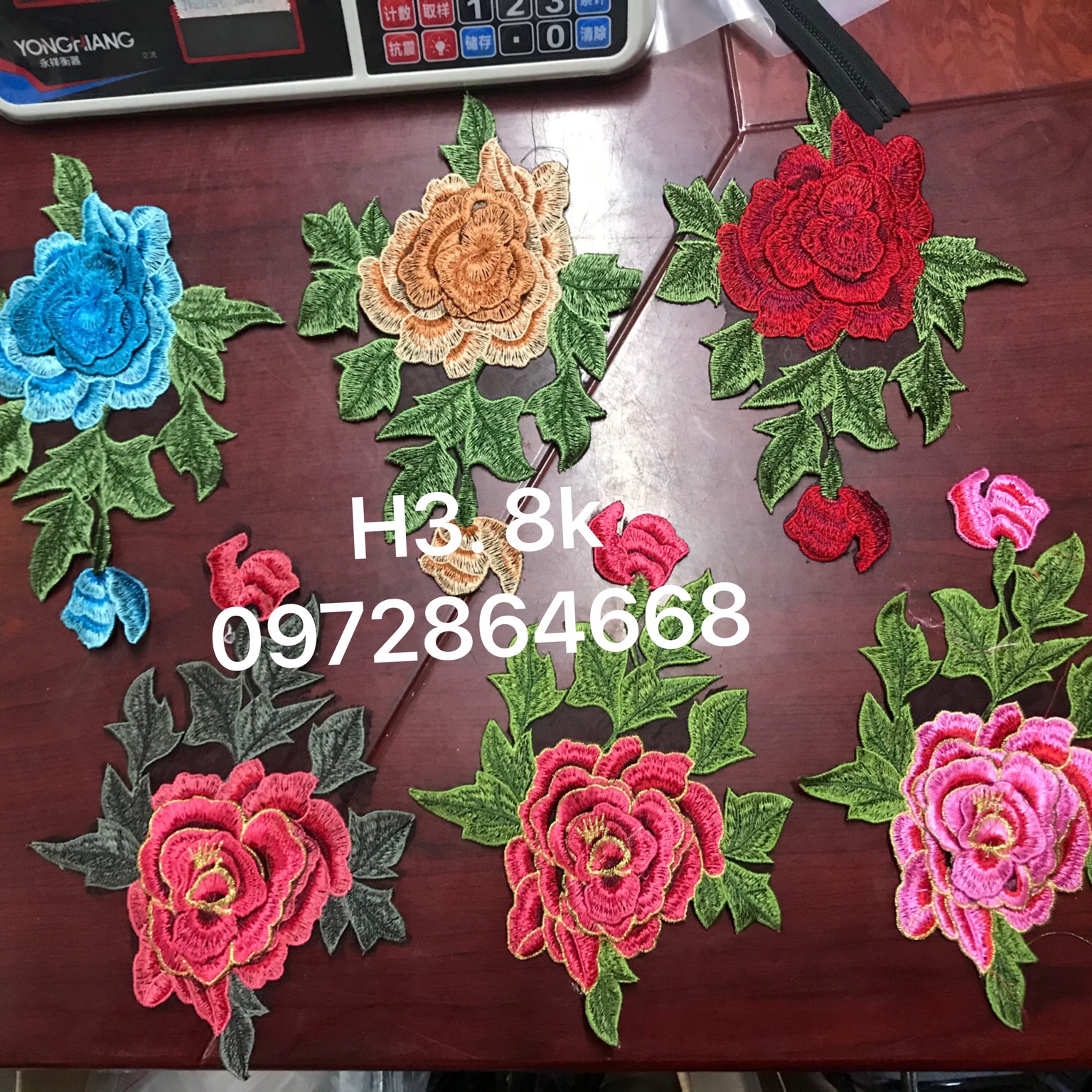 2 bông Hoa thêu 3D mã H3