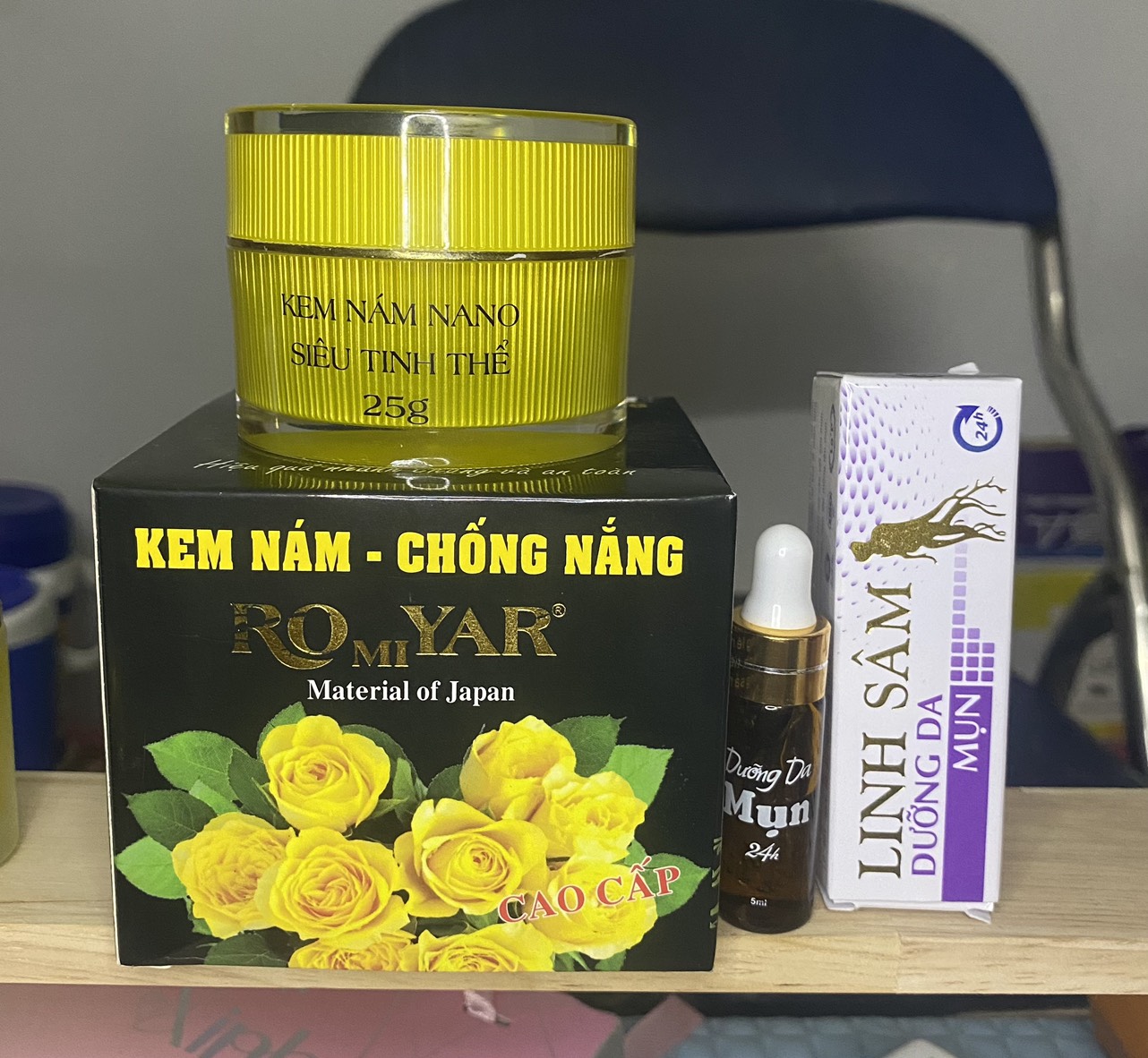 Combo 1 hủ nám vàng 25g và 1 típ serum chấm mụn linh sâm 24h 5ml