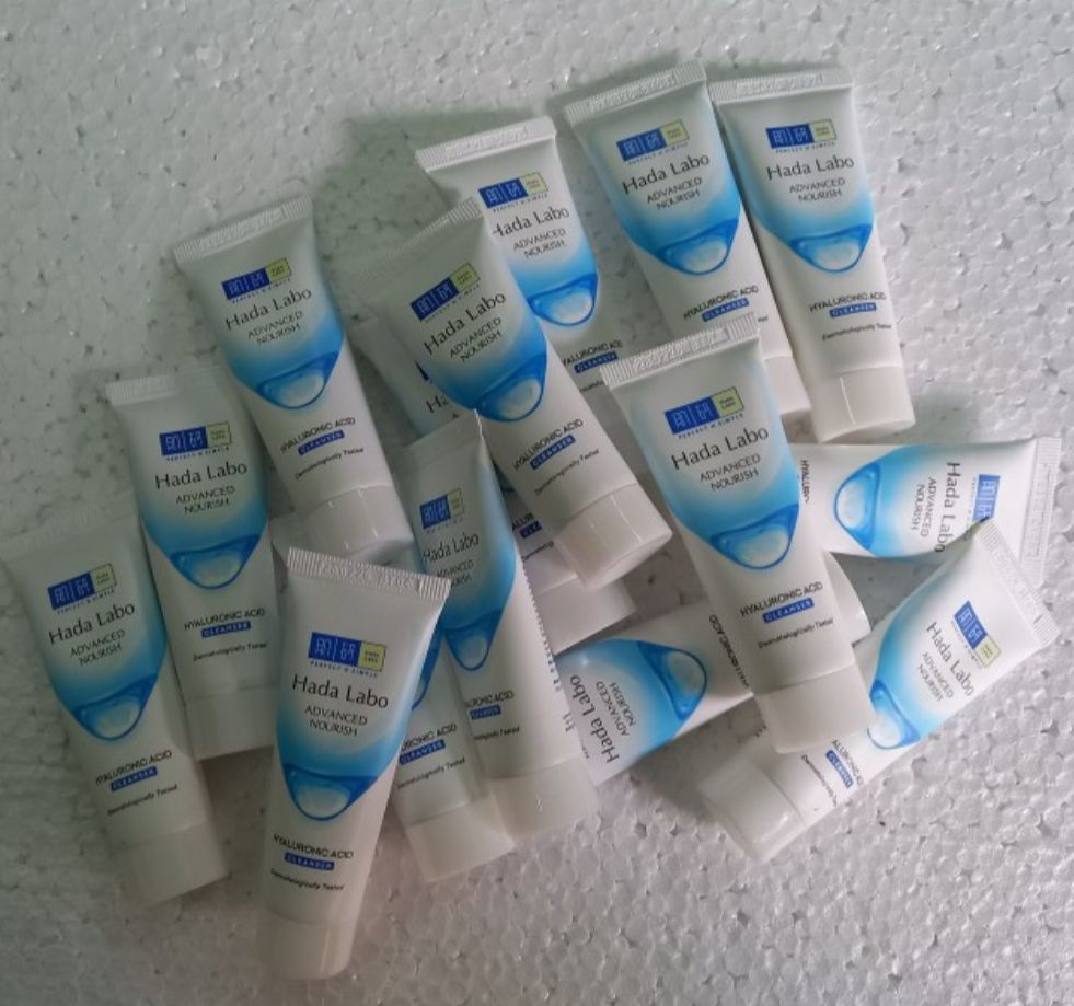 [1tuýp/15g] Kem sữa rửa mặt Acnes & Hada Vitamin Cleanser Hada sáng da mờ sẹo mờ vết thâm