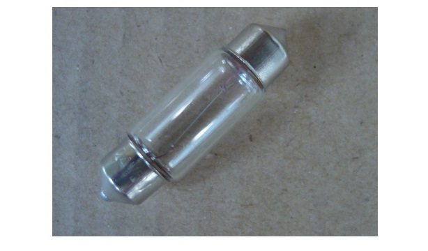 Bóng Đèn Sợi Đốt 12V 5W 10x36 Đuôi Tròn 8mm