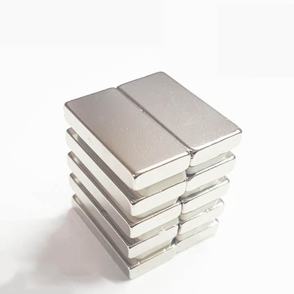 Nam châm đất hiếm kích thước 30x10x5mm ( set 5 viên )