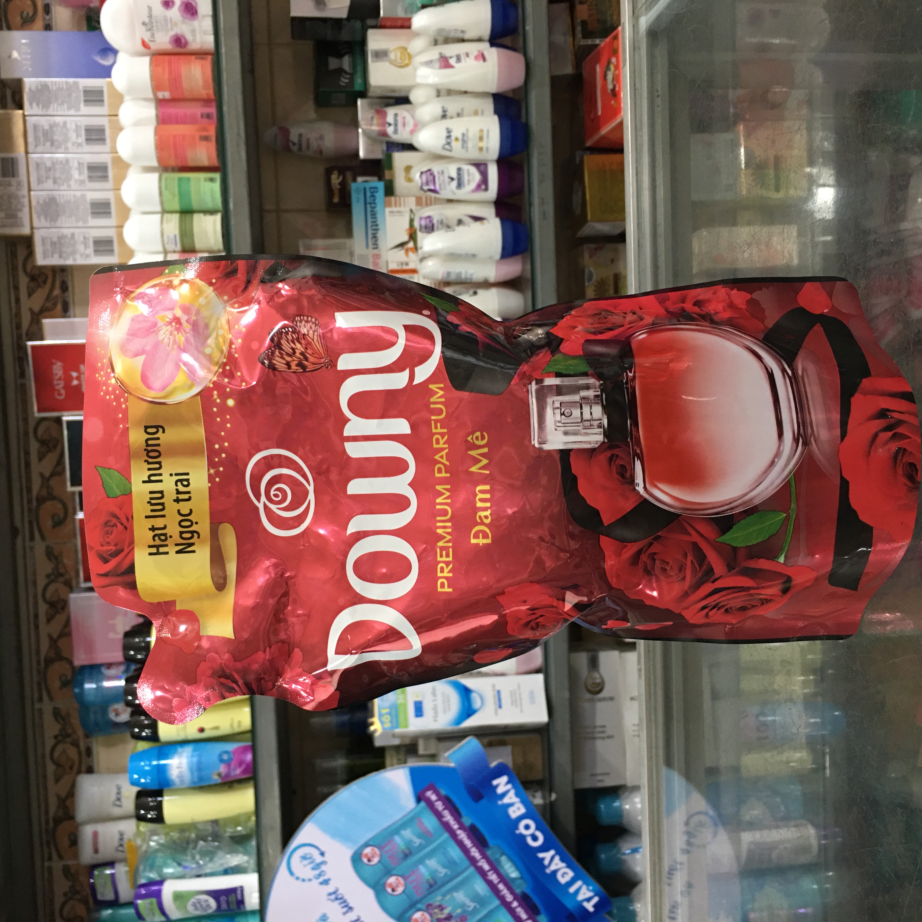 Nước xả vải Downy Parfum Collection đam mê túi 750ml