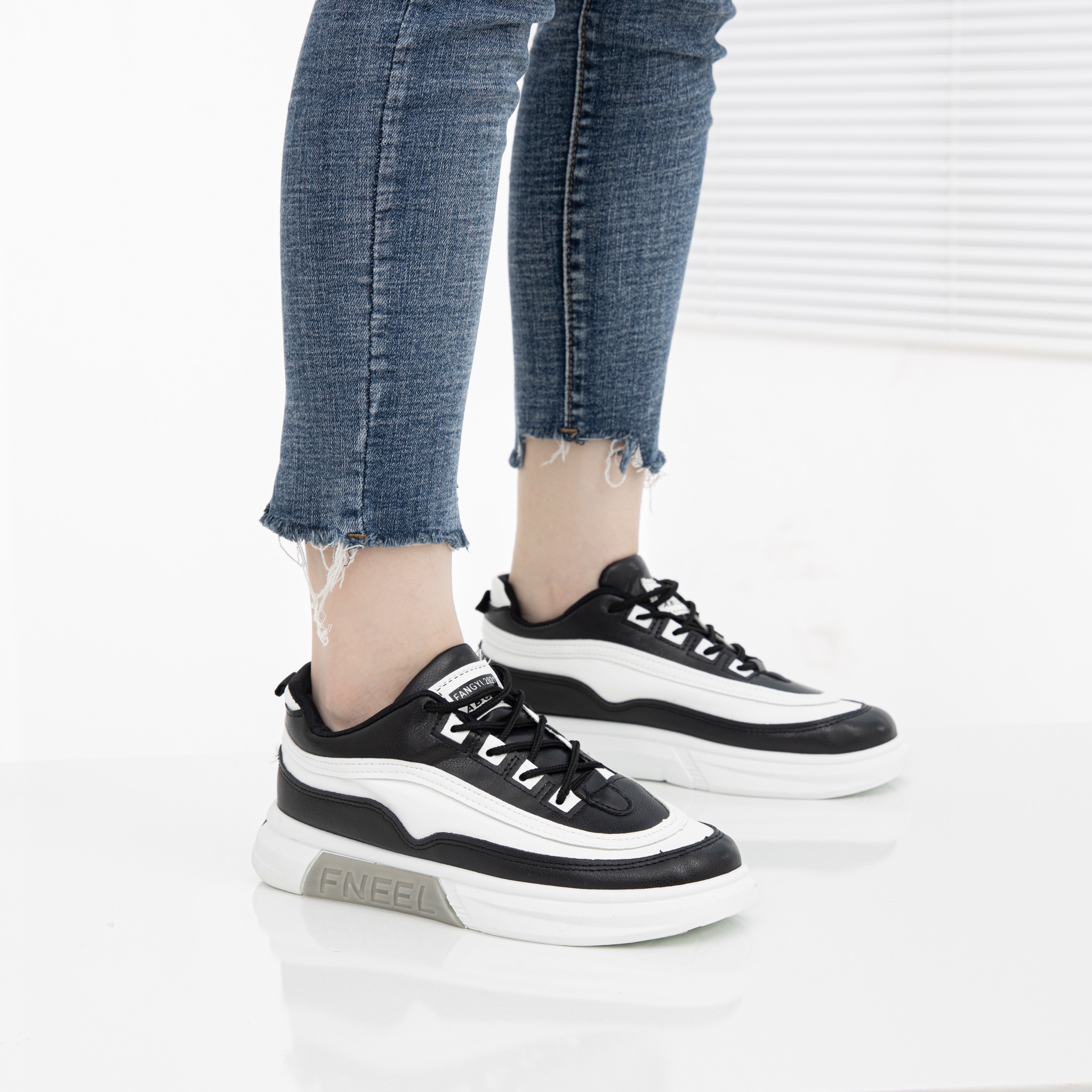 Giày mwc 0675 - giày thể thao nữ đế cao, sneaker da trơn cá tính hot trend
