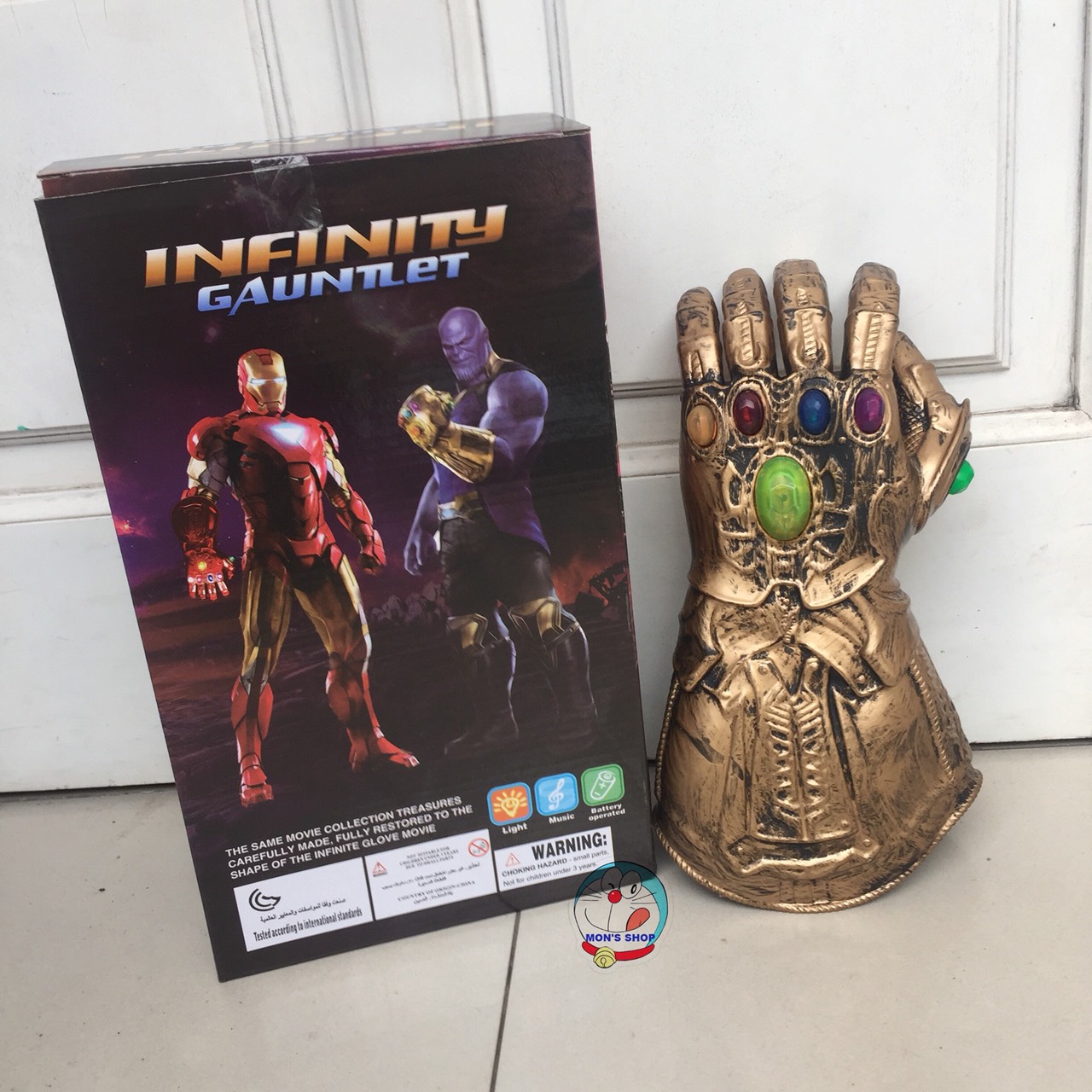 Găng tay vô cực, Găng tay Thanos dùng pin, có âm thanh và ánh sáng