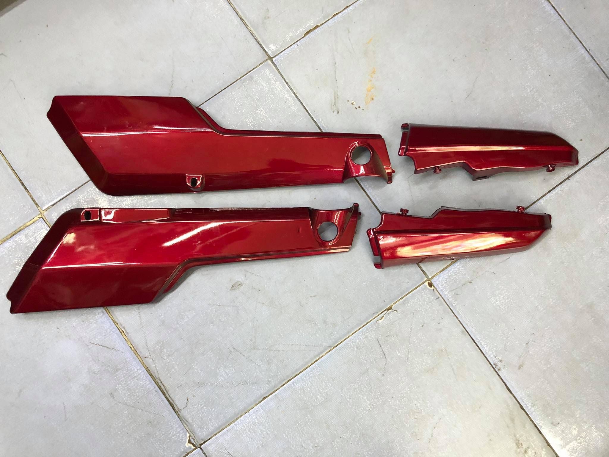 Honda win100: cặp 2 ốp hong sơn đỏ cho anh em dọn xe win