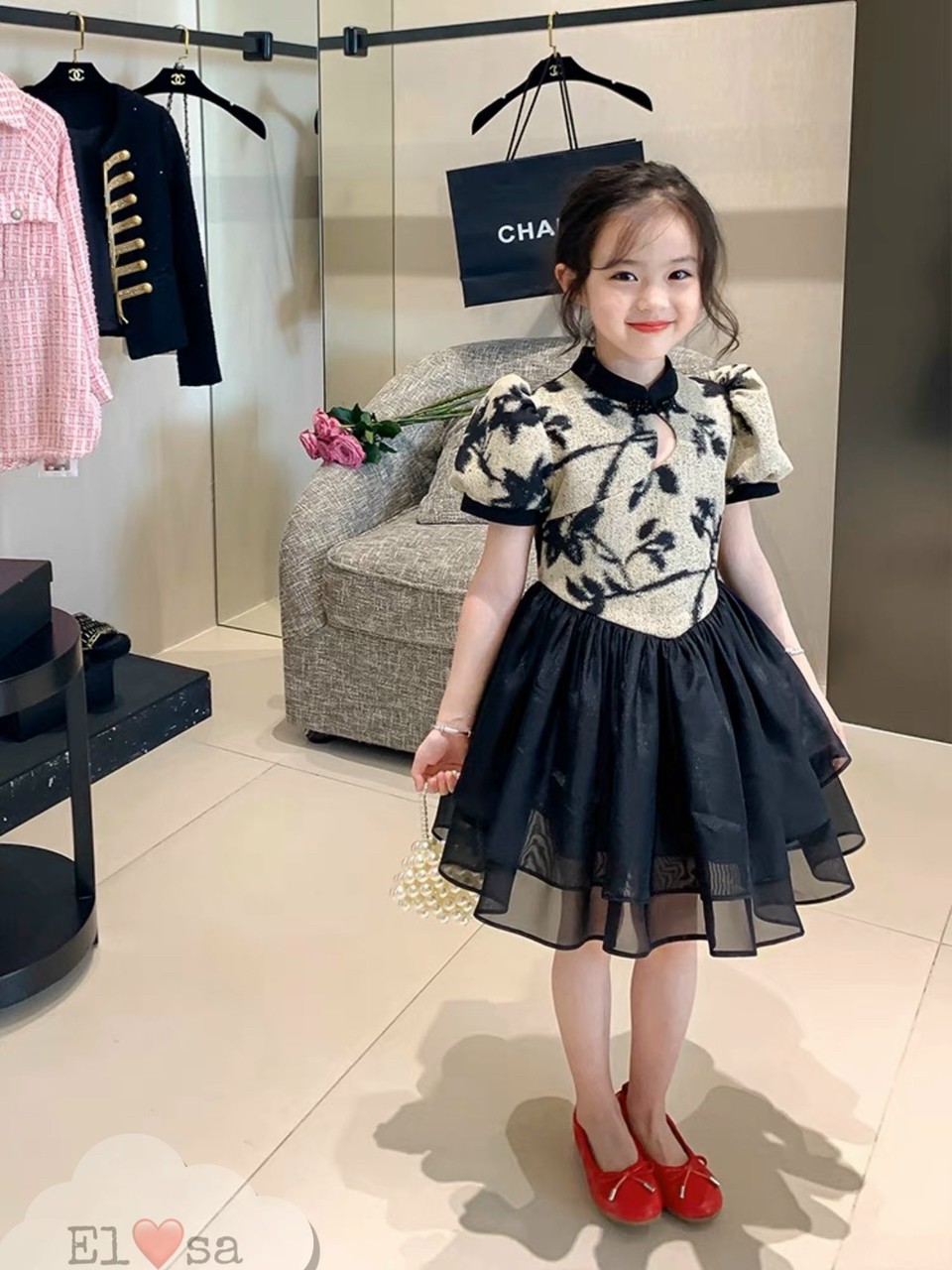 Váy bé gái cổ tàu tơ hoa sang chảnh