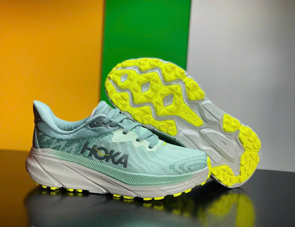 Sport shoes, hiking shoes, HOKA ONE onechallenger capping shoes 7