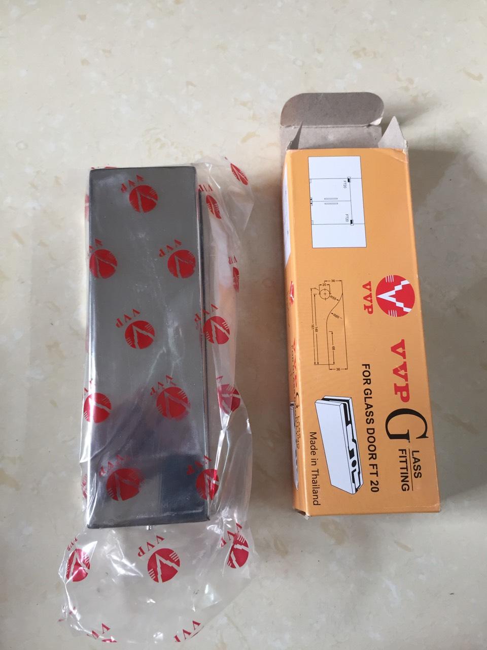 Kẹp cửa kính VVP, kẹp kính inox trên VVP Thái Lan