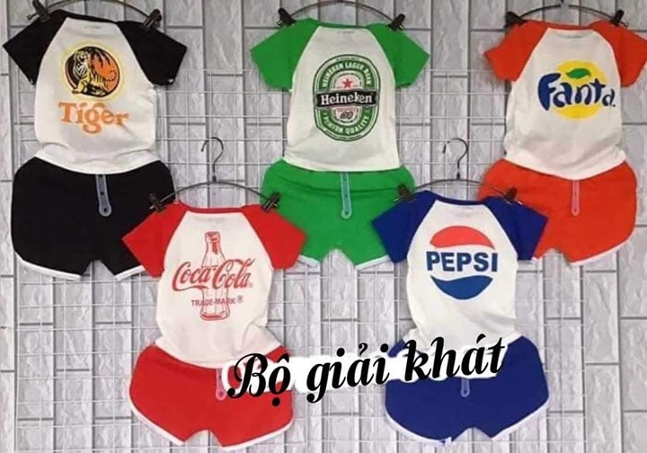 Set 5 bộ quần đùi áo cộc tay khuy vai cho bé họa họa tiết giải khát