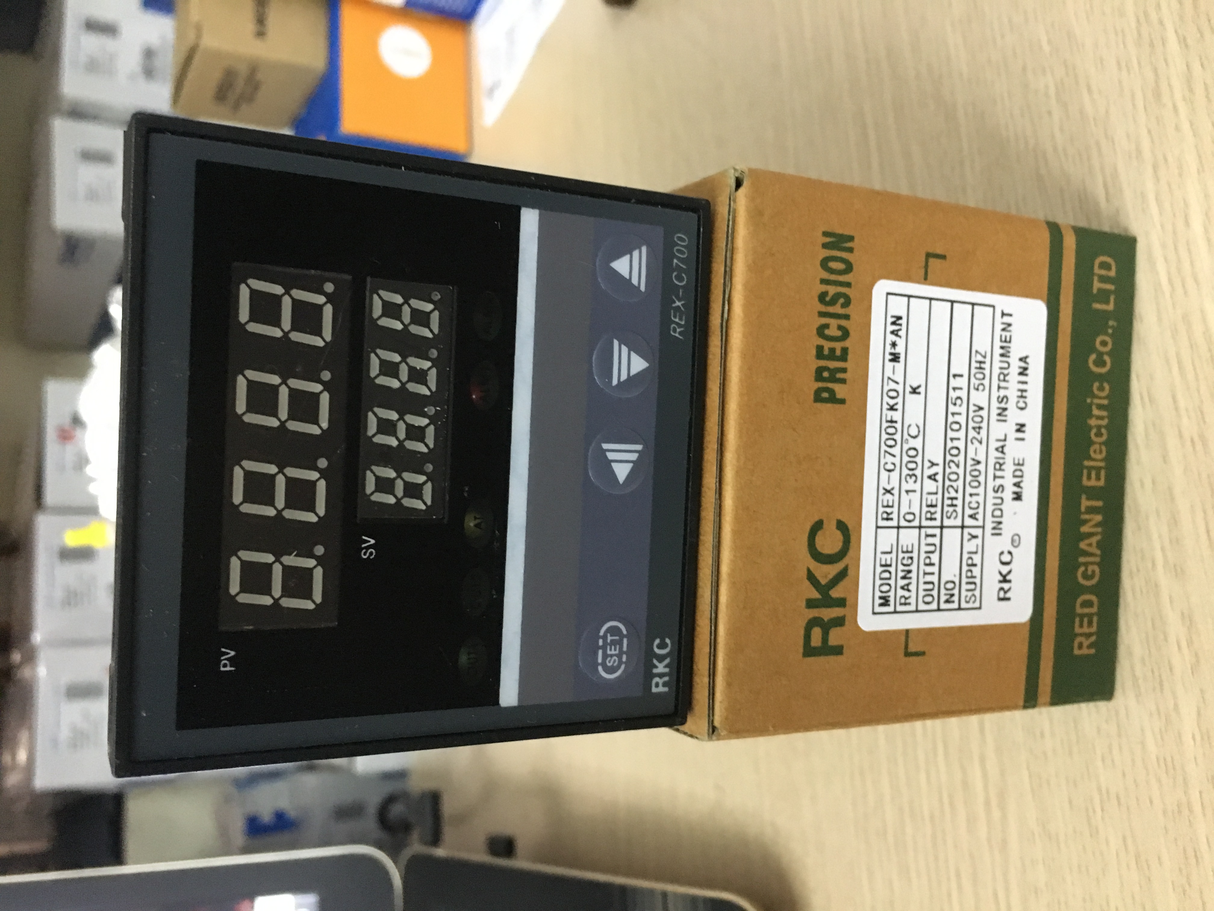 Bộ điều khiển nhiệt rkc rex-c700