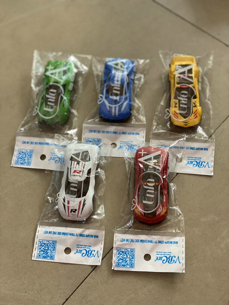 Set 8 xe đồ chơi mini hkm Enfa - màu ngẫu nhiên