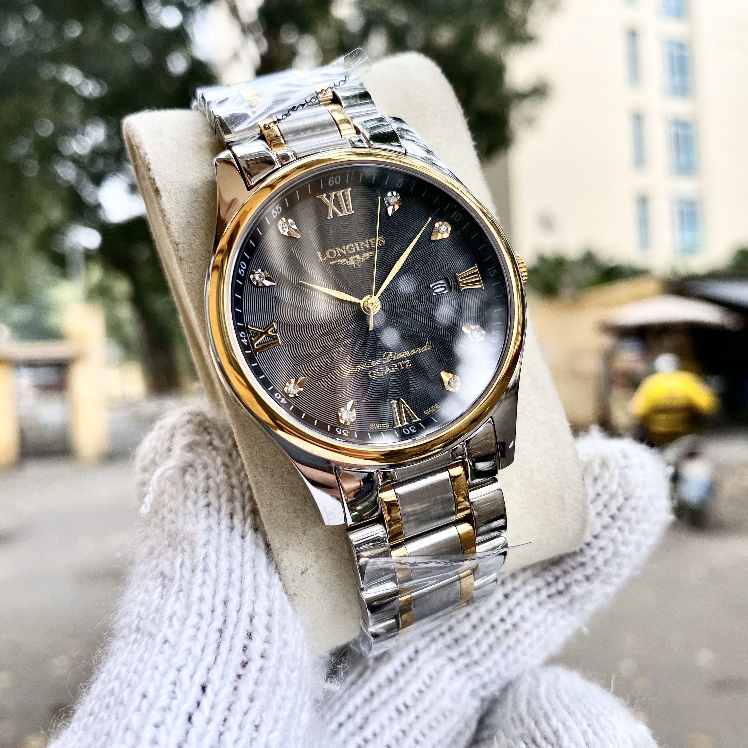 { LAZADA ĐỒNG HỒ PHỐ } ĐỒNG HỒ L-Q83 PIN VÀNG TRẮNG SỐ KIM CƯƠNG + THẺ BẢO HÀNH